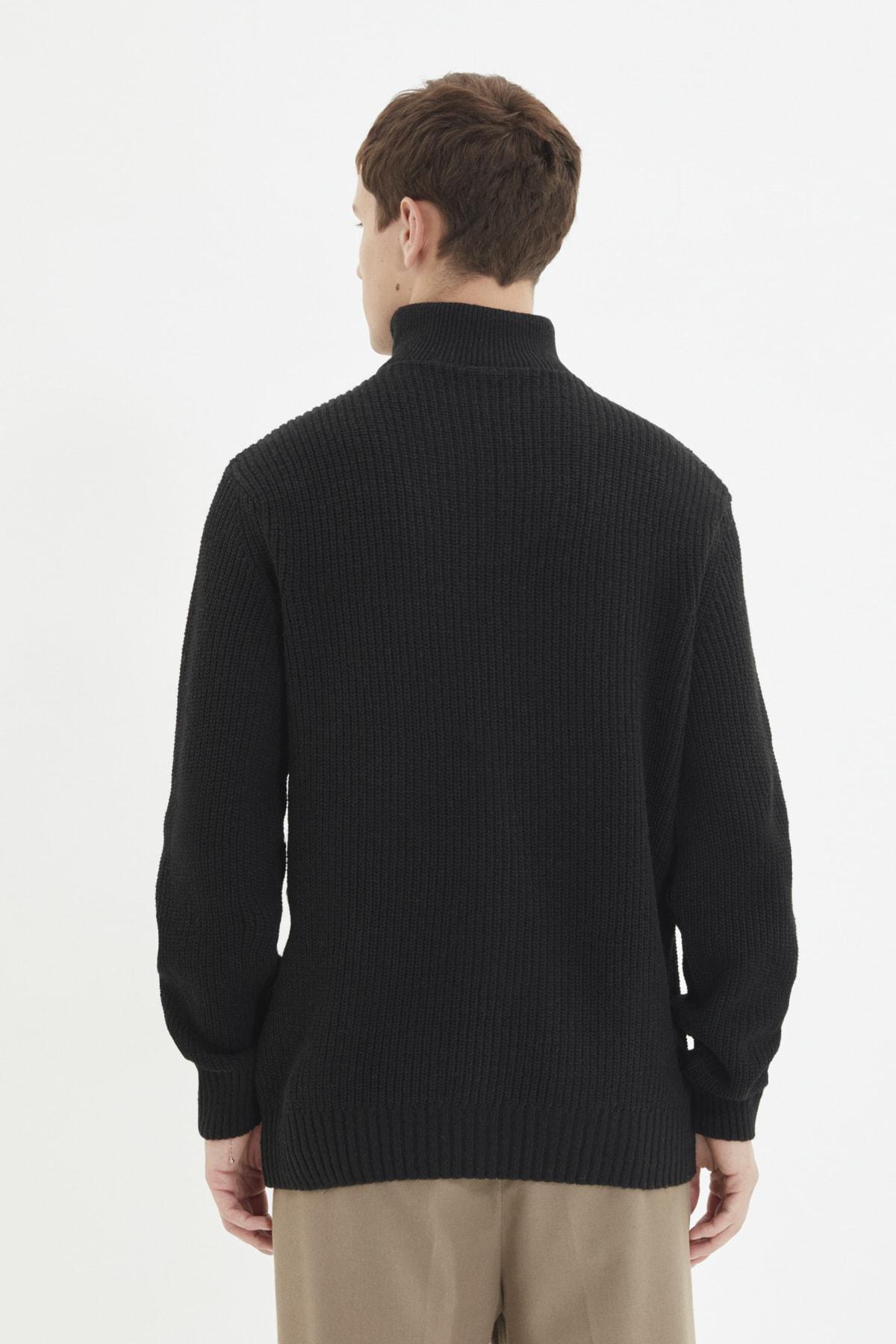 Black Turtleneck Sweater, , large image number 4