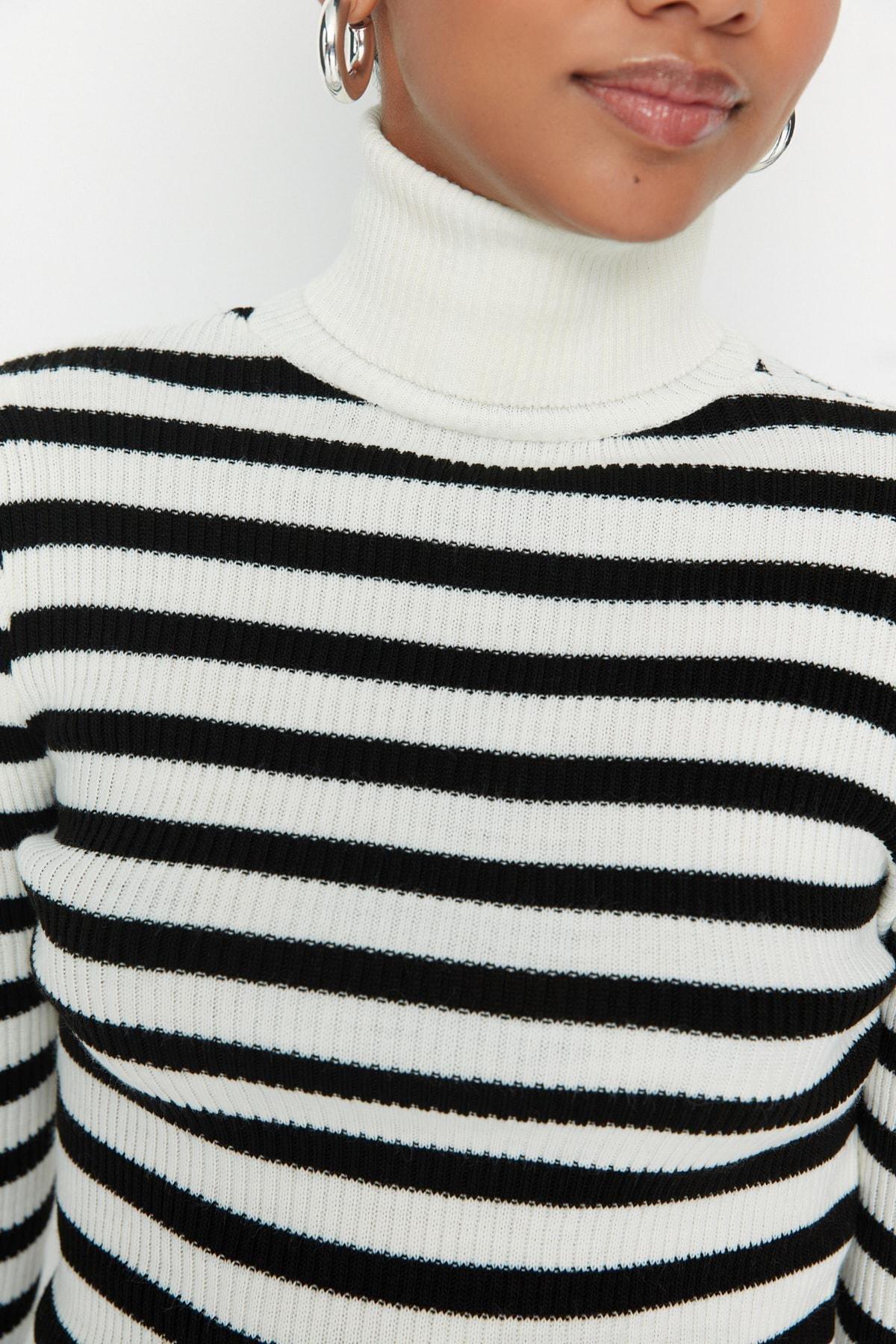 Black Slim Turtleneck Sweater, , large image number 16