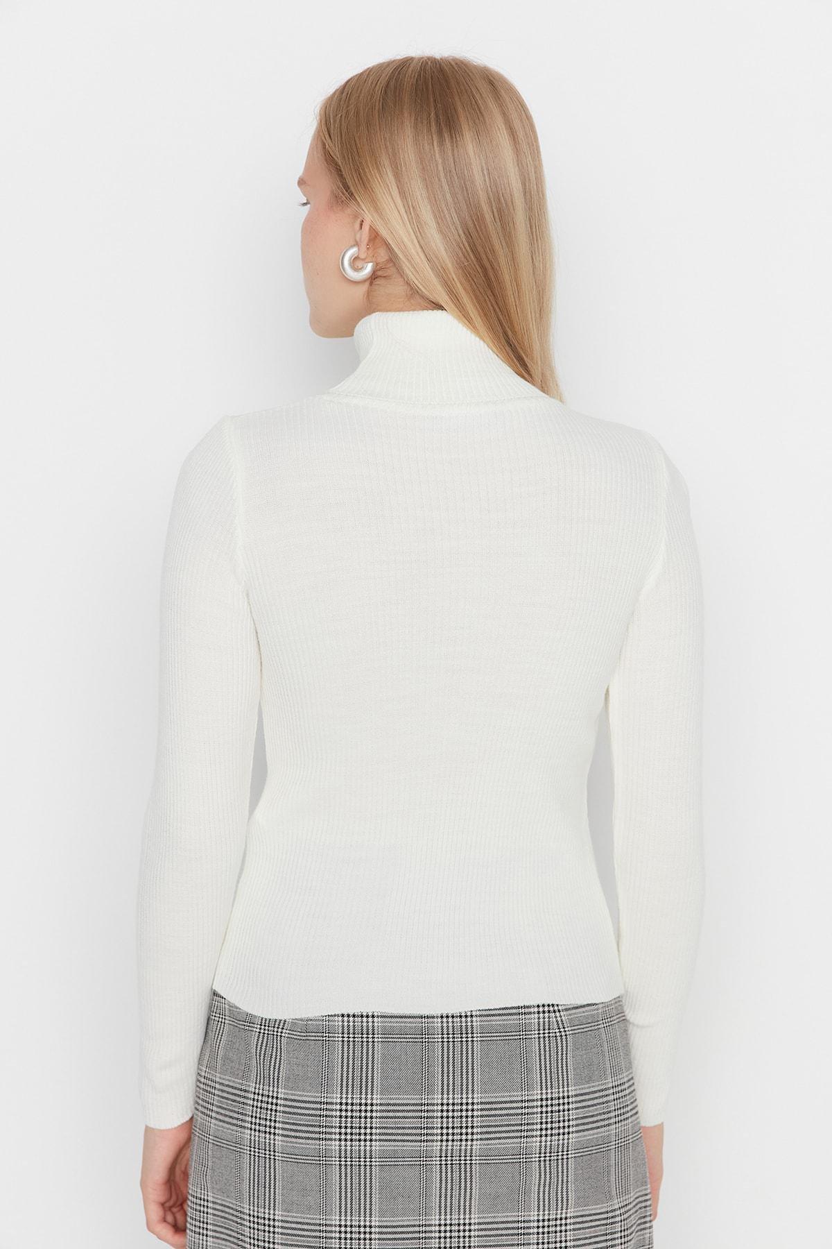 Black Slim Turtleneck Sweater, , large image number 17