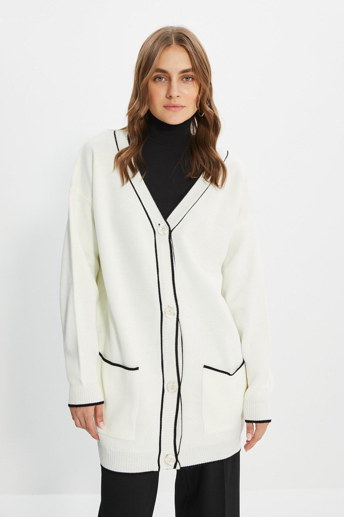 Trendyol - White Relaxed V Neck Cardigan