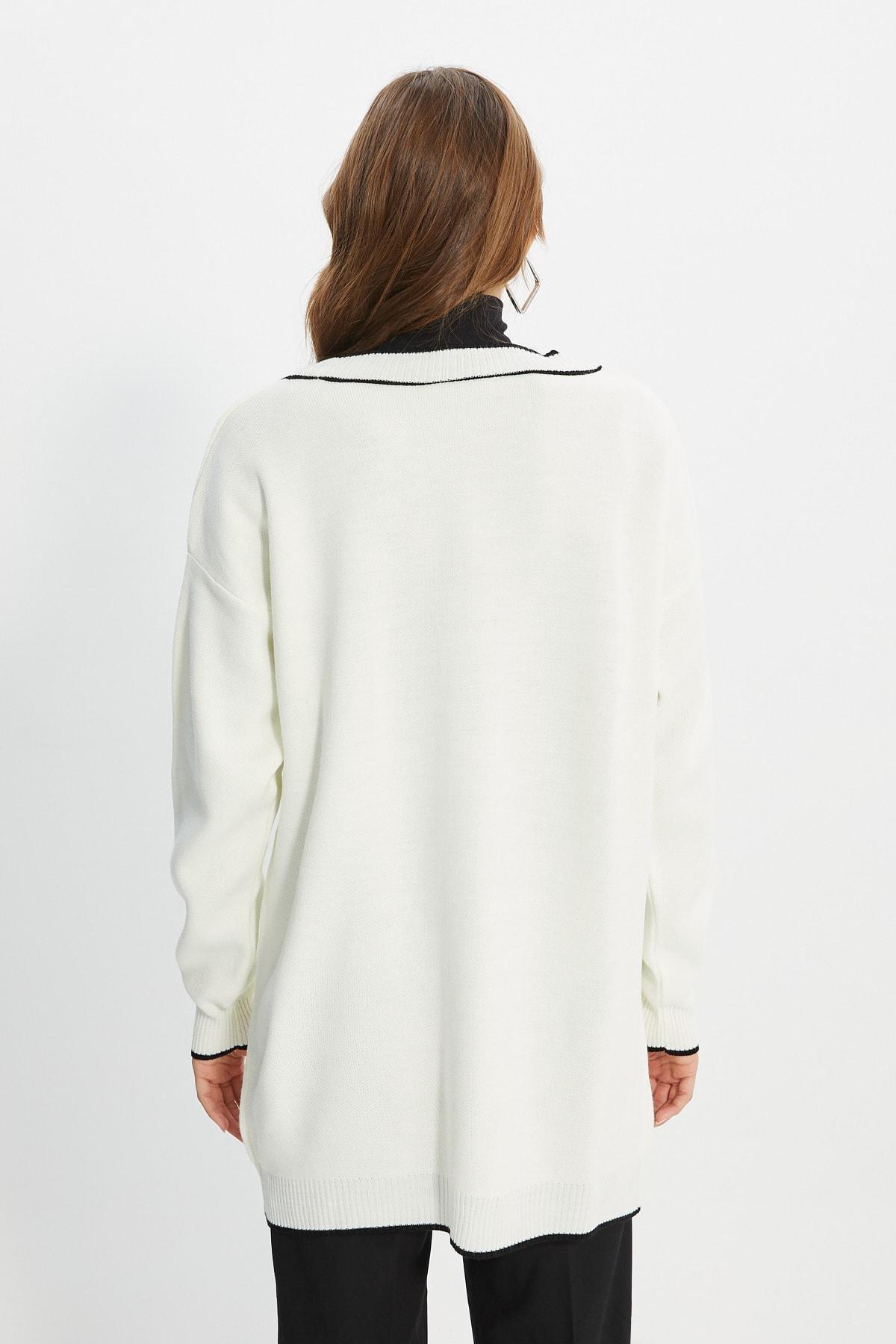 White Relaxed V Neck Cardigan, , large image number 4