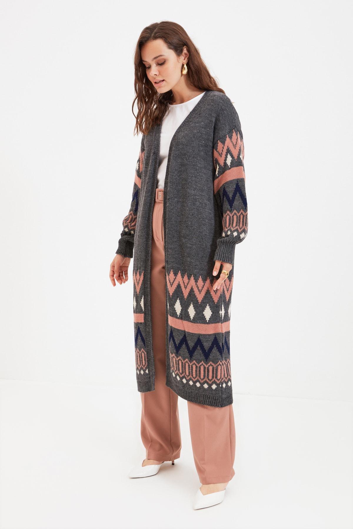 Trendyol - Grey Ethnic Pattern V Neck Cardigan