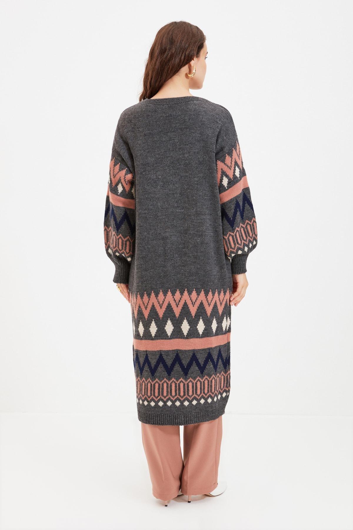 Trendyol - Grey Ethnic Pattern V Neck Cardigan