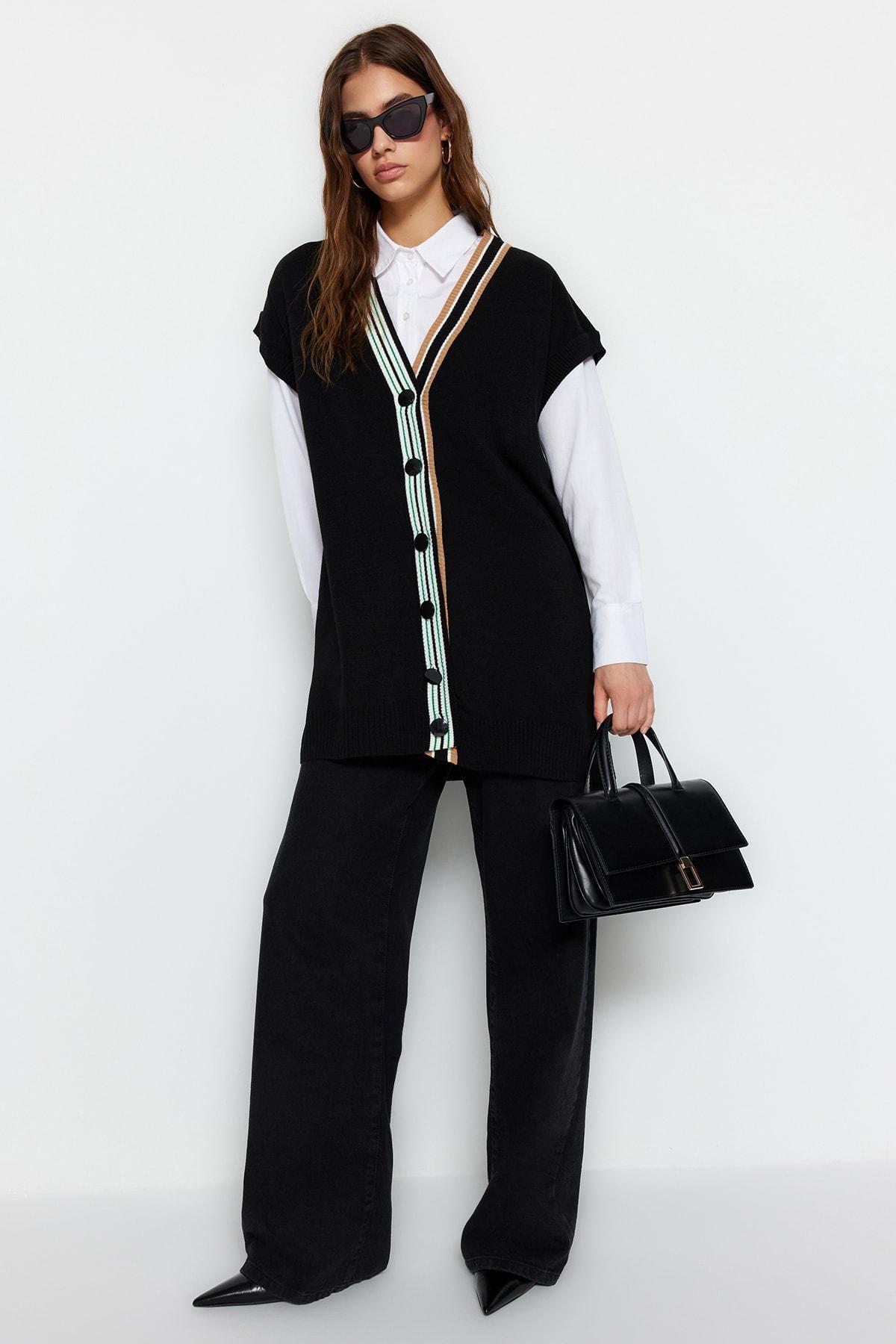 Black V-Neck Relaxed Sweater, , large image number 2