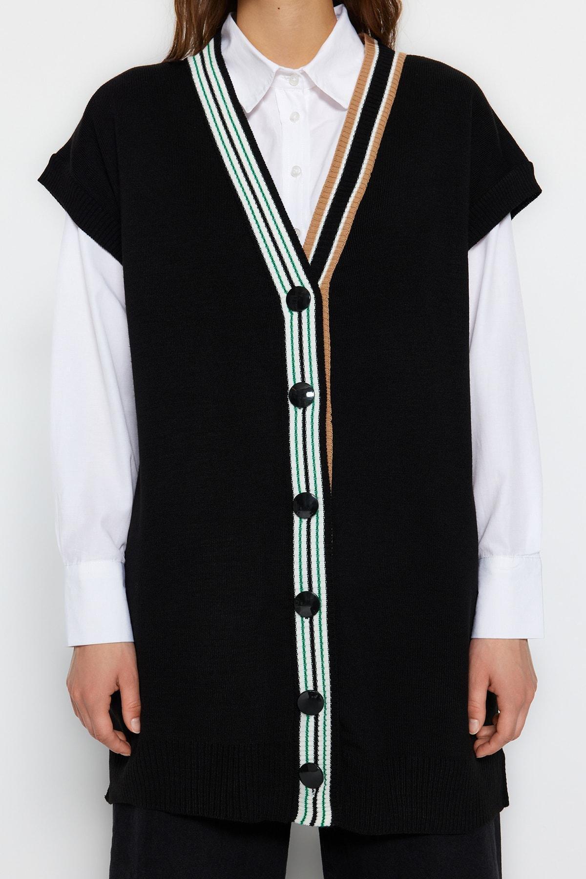 Black V-Neck Relaxed Sweater, , large image number 3