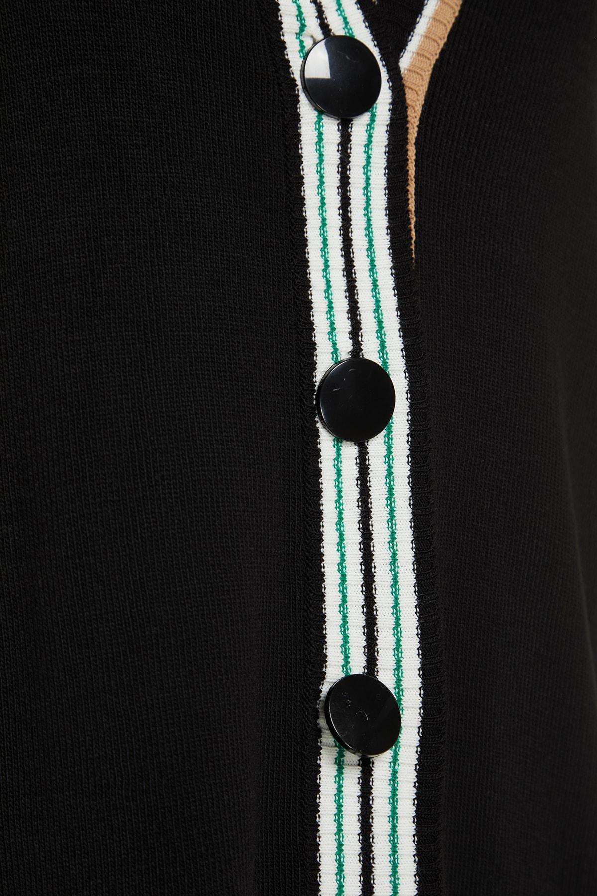Black V-Neck Relaxed Sweater, , large image number 6