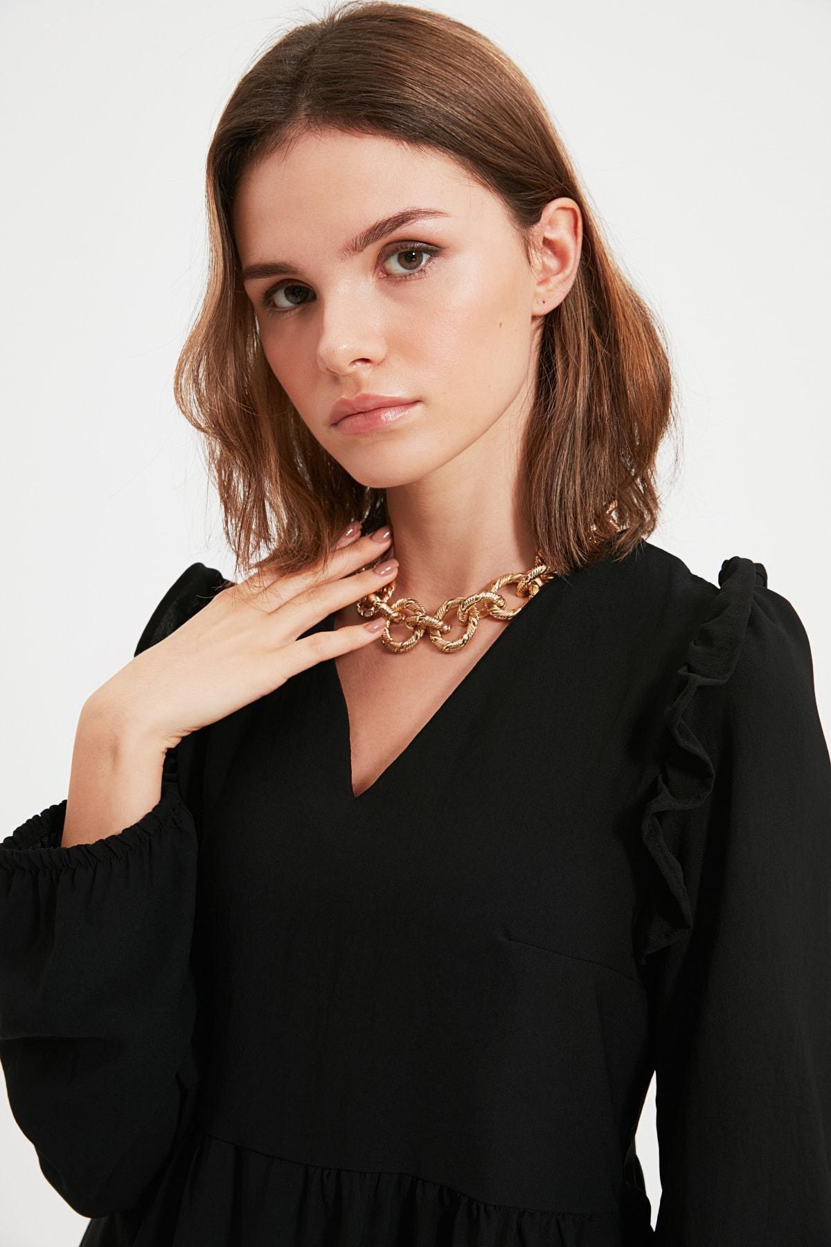 Black Shift V-Neck Dress, , large image number 4