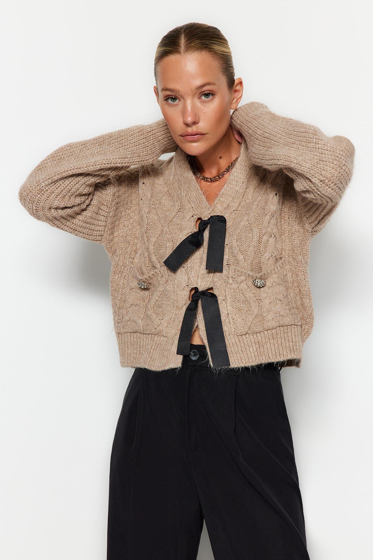 Beige V-Neck Sweater, Beige, large image number 3