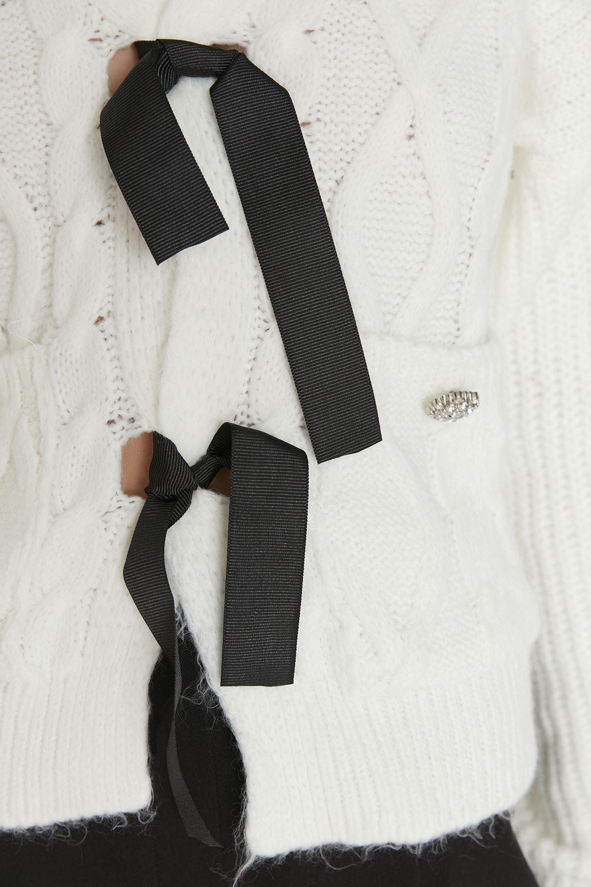 White V-Neck Sweater, , large image number 4