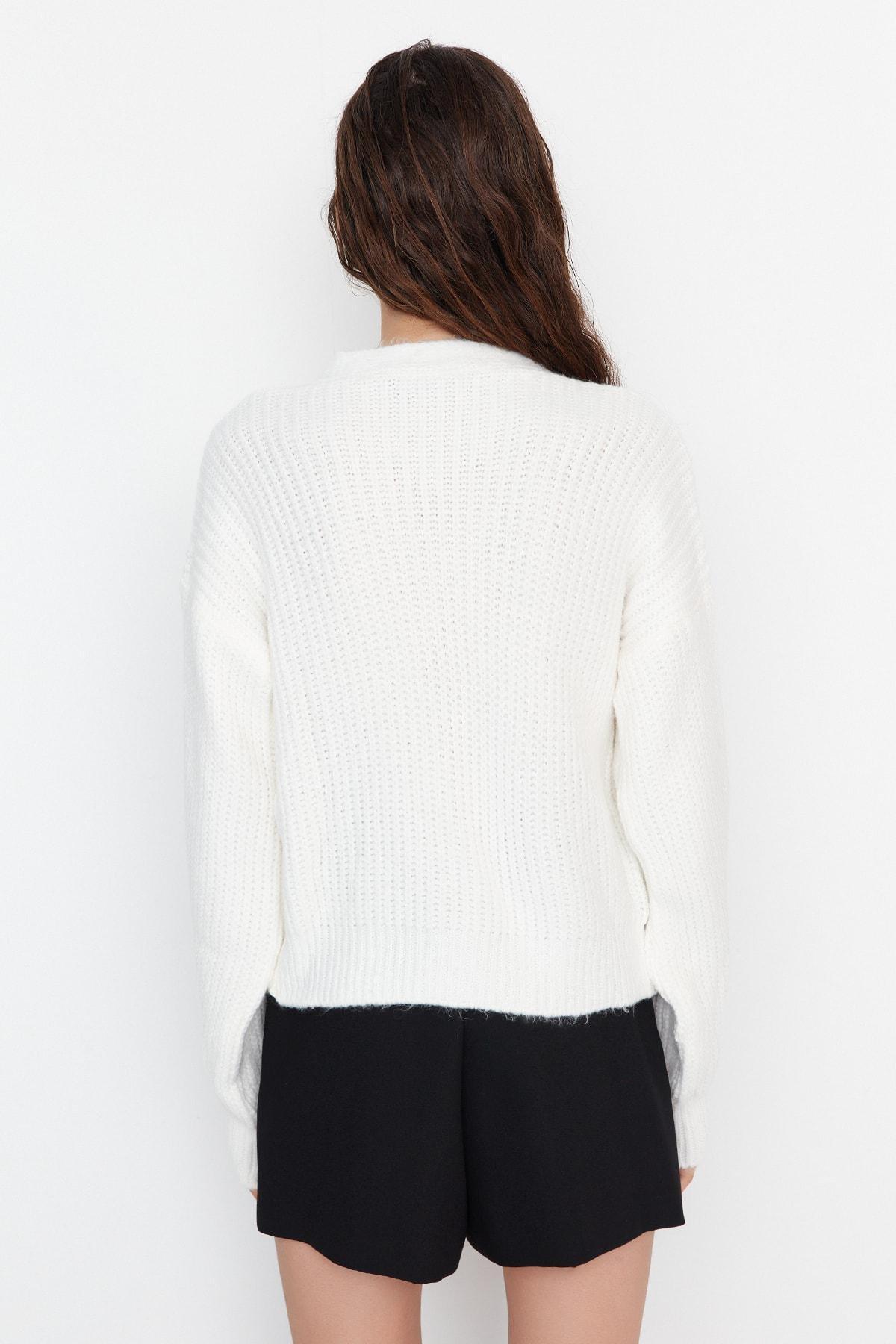 White V-Neck Sweater, , large image number 5