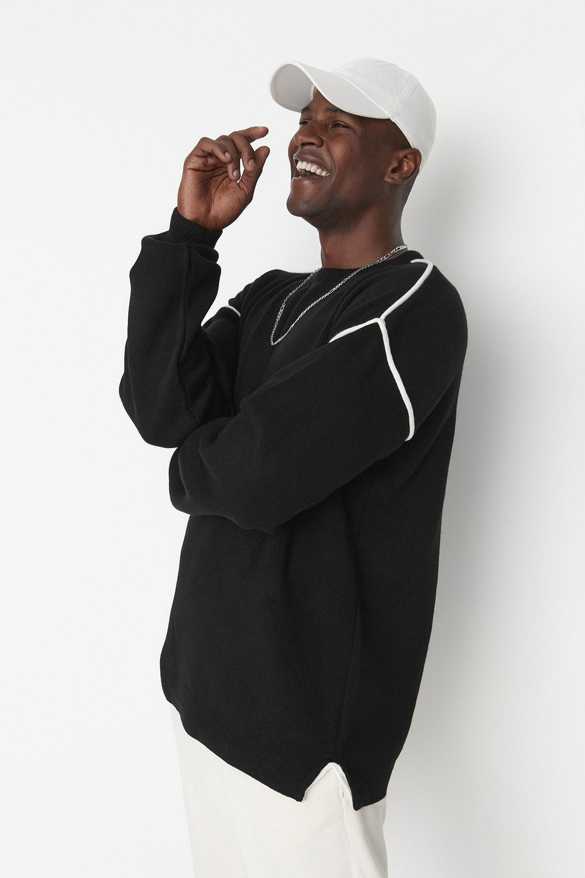 Black Oversize Crew Neck Sweater, , large image number 2