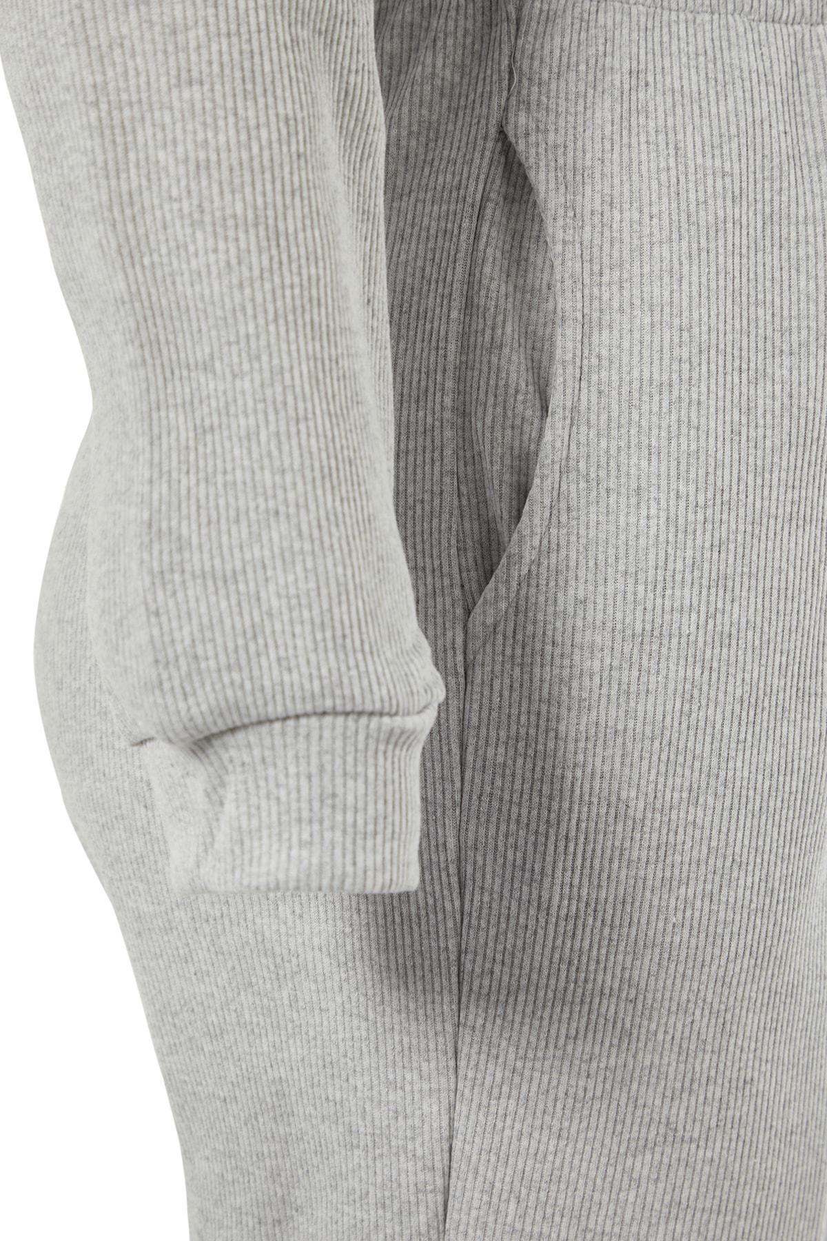 Gray V-Neck Pajama Set, , large image number 6
