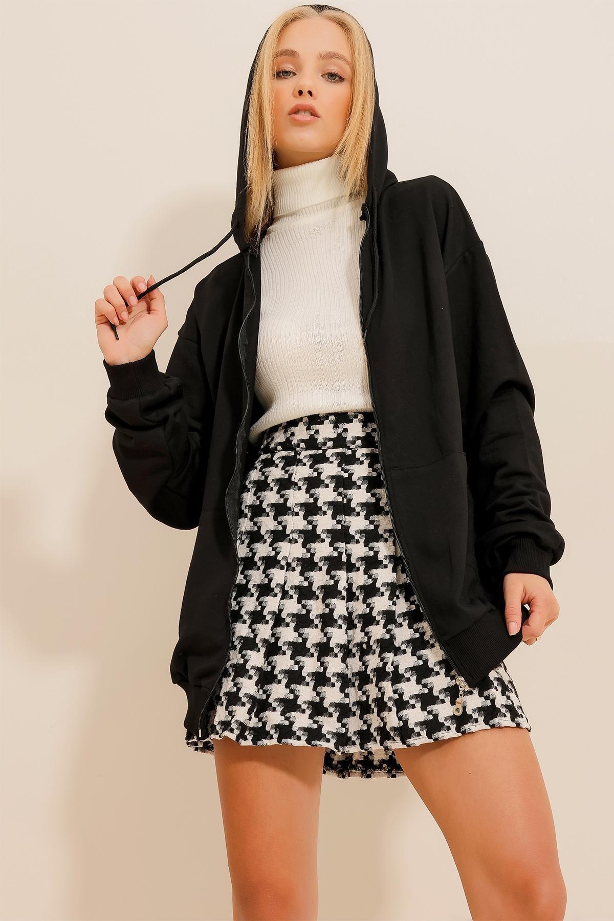 Black Hooded Off-Shoulder Jacket, Black, large image number 4