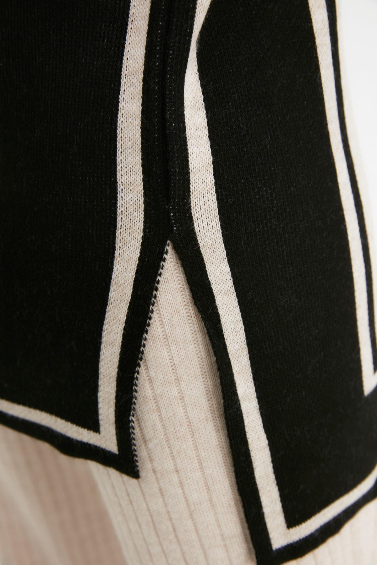 Beige Colourblock Sweater, , large image number 2