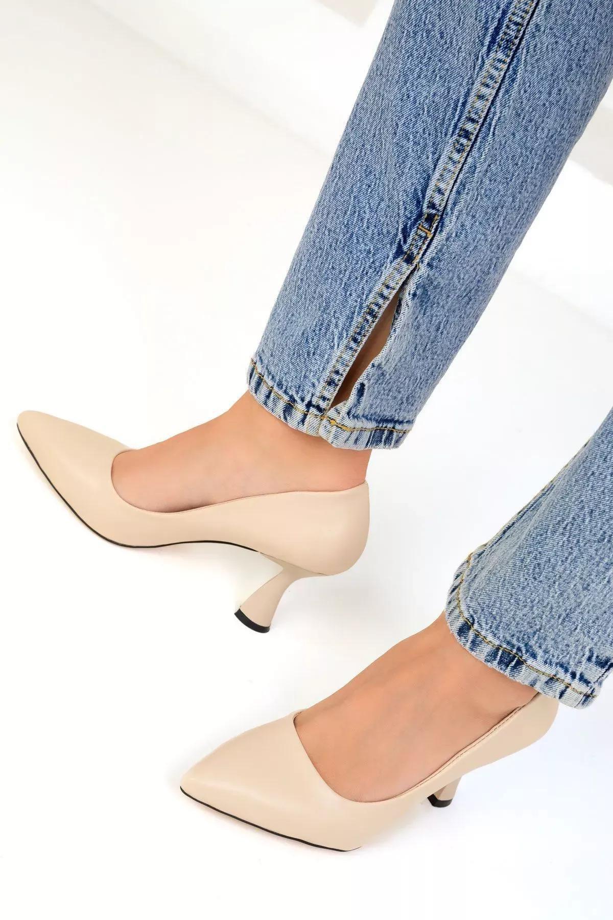 Beige Classic Heeled Shoes, Beige, large image number 3