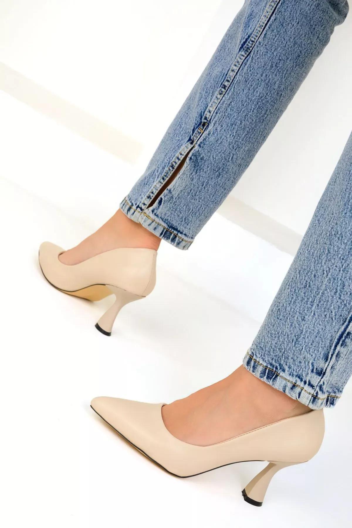 Beige Classic Heeled Shoes, Beige, large image number 4