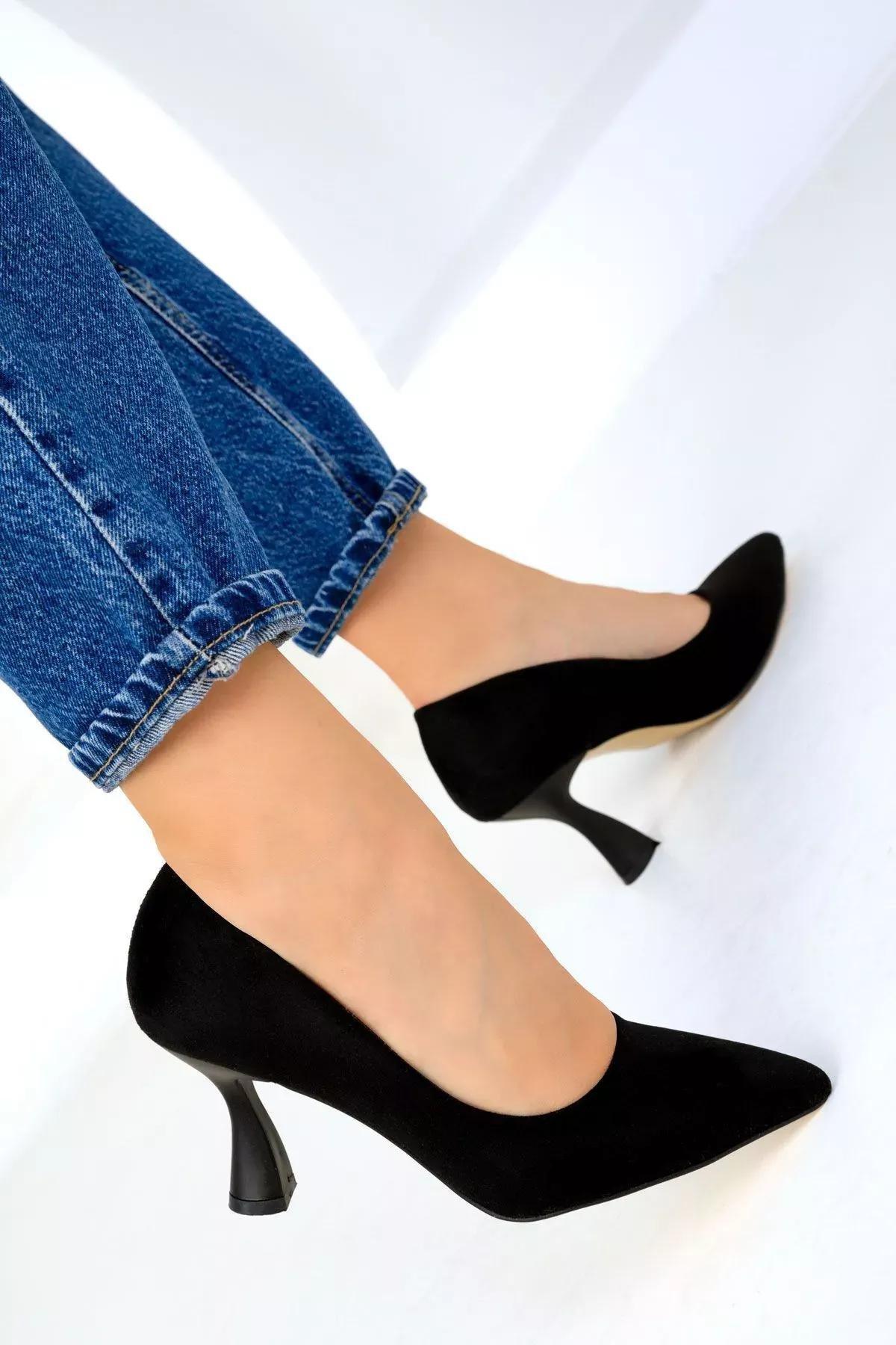 Black Suede Classic Heeled Shoes, , large image number 3