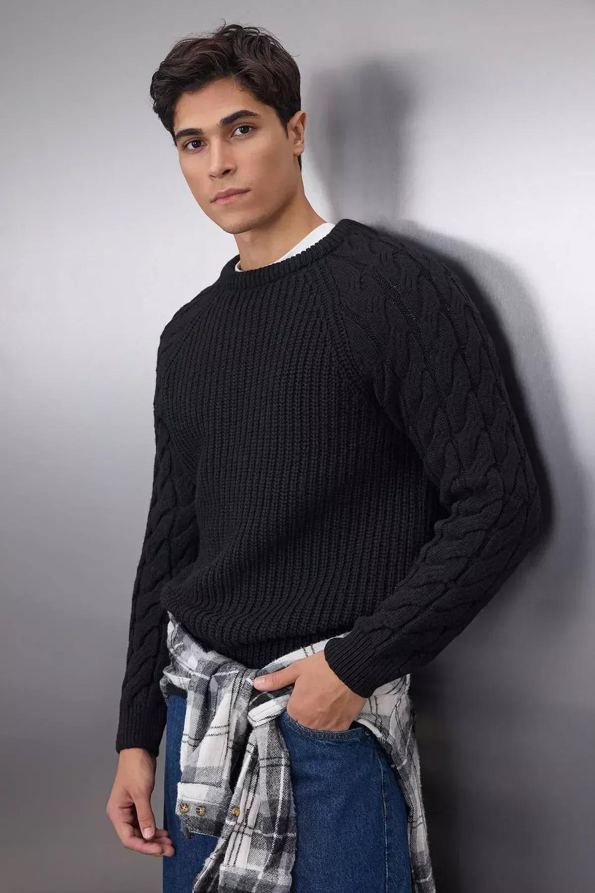 Black Regular Knitwear Sweater, , large image number 2