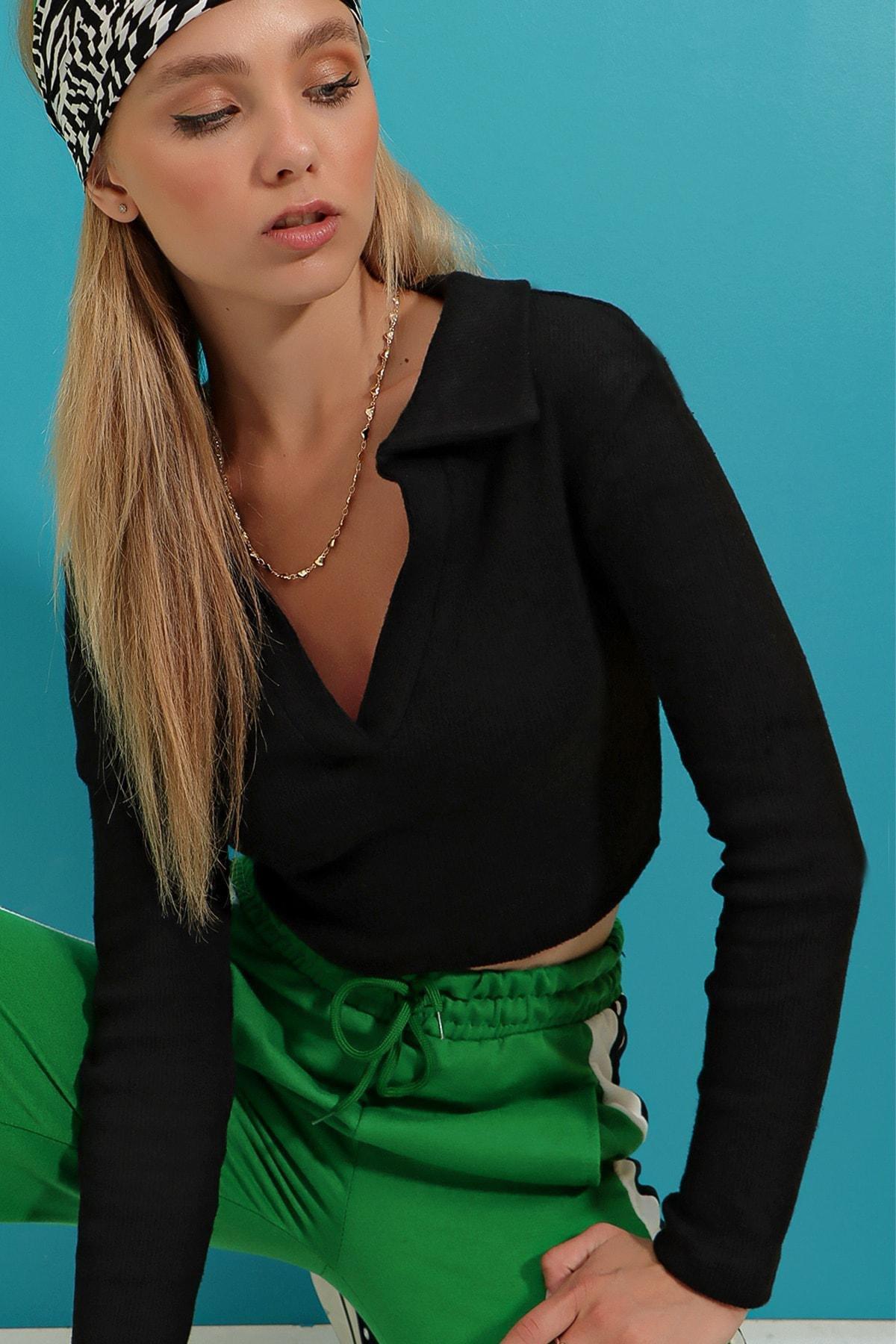 بلوزة بياقة مطوية وقصة ضيقة، أسود, , large image number 0