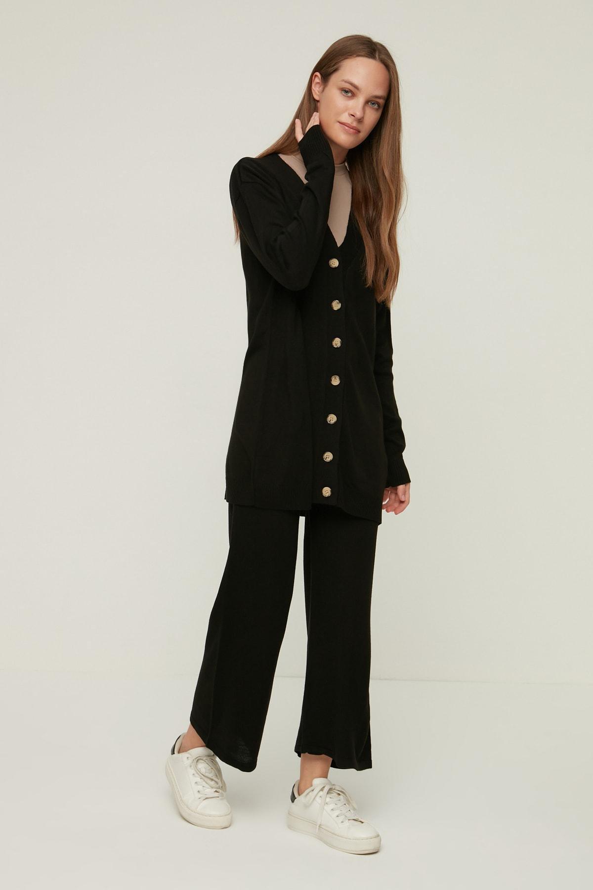 Black V-Neck Buttoned Knitwear Suit, Black, large image number 2