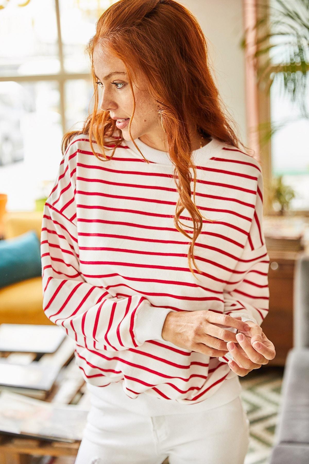 Olalook - White Striped Oversize Sweatshirt