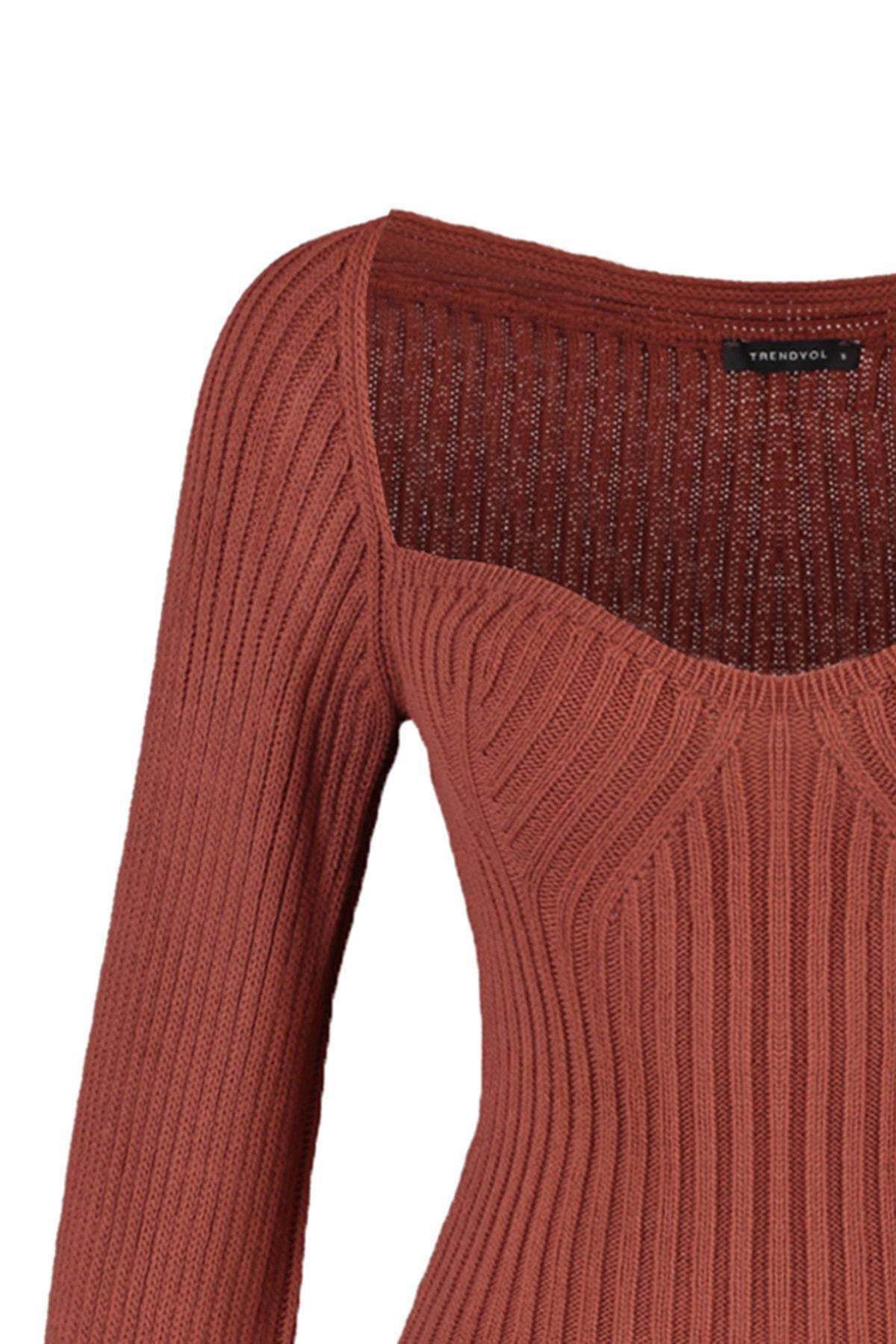 Brown Textured Sweetheart Neck Sweater, , large image number 13