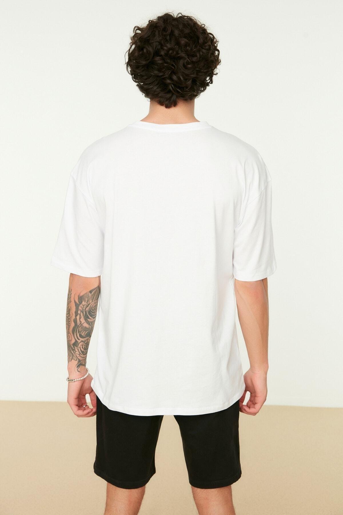 Trendyol - White Relaxed Geometric Pattern T-Shirt