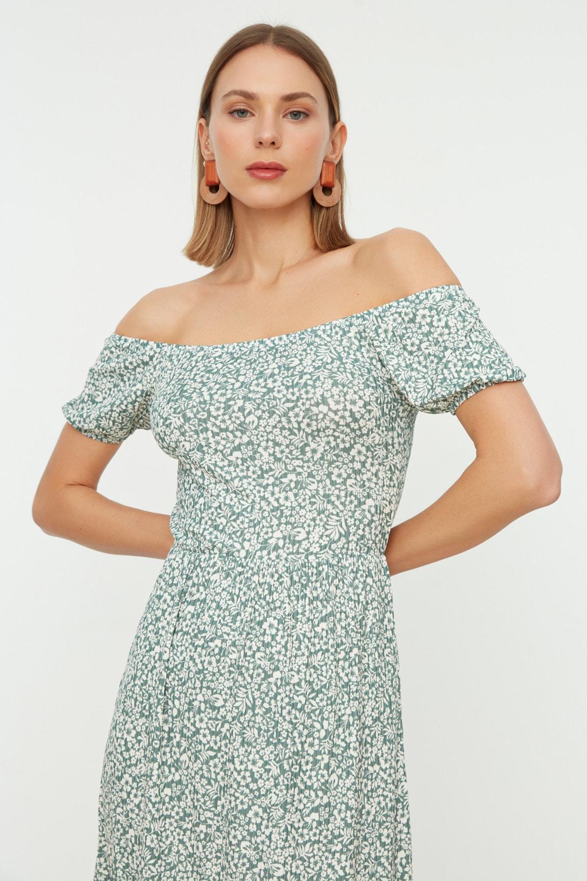 Green Shift Carmen Collar Dress, , large image number 2