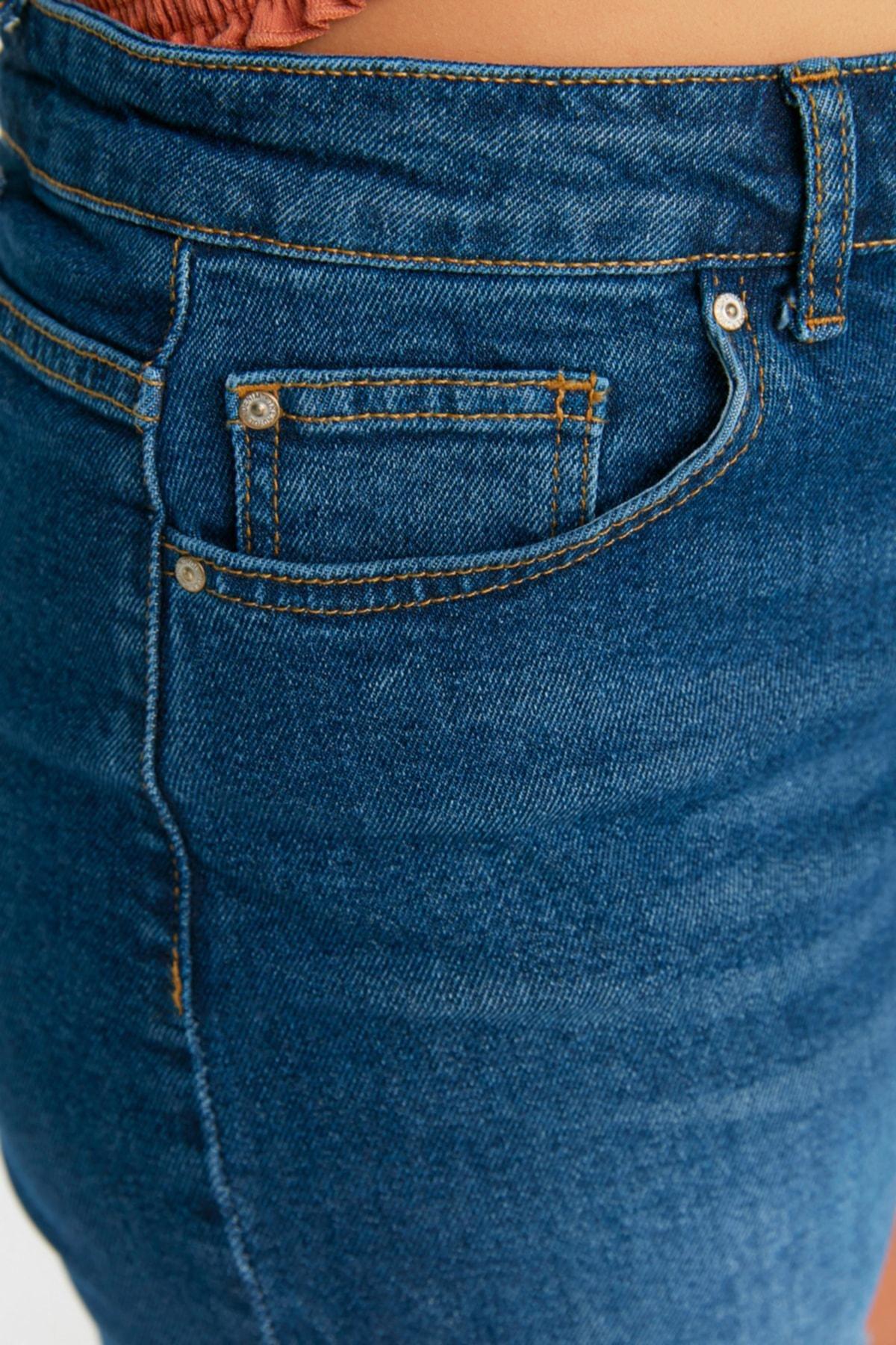 Blue Mid Waist Plus-Size Shorts, , large image number 4
