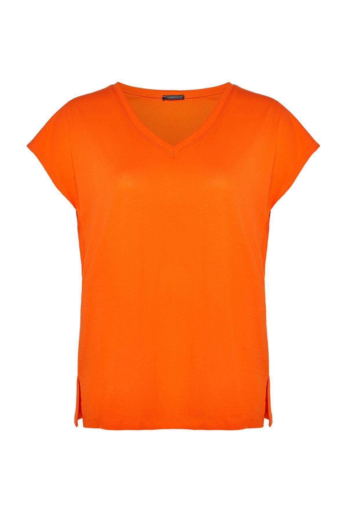 Trendyol - Orange V-Neck Plus Size T-Shirt