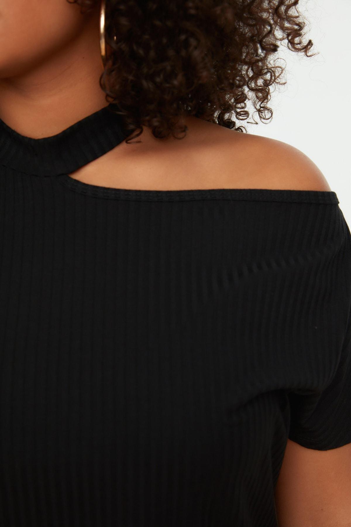 Black Off-Shoulder Plus Size Blouse, , large image number 2