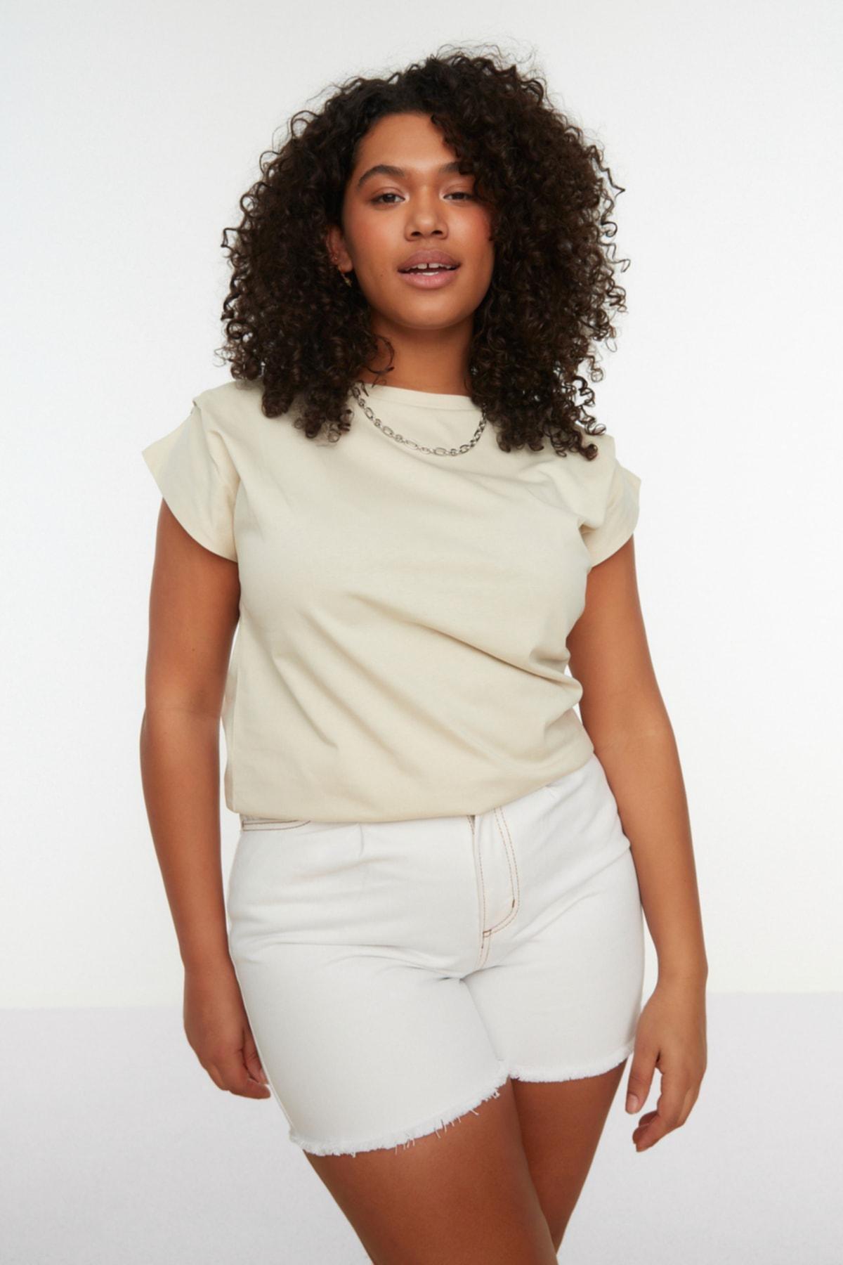 Trendyol - Beige Relaxed Plus Size T-Shirt