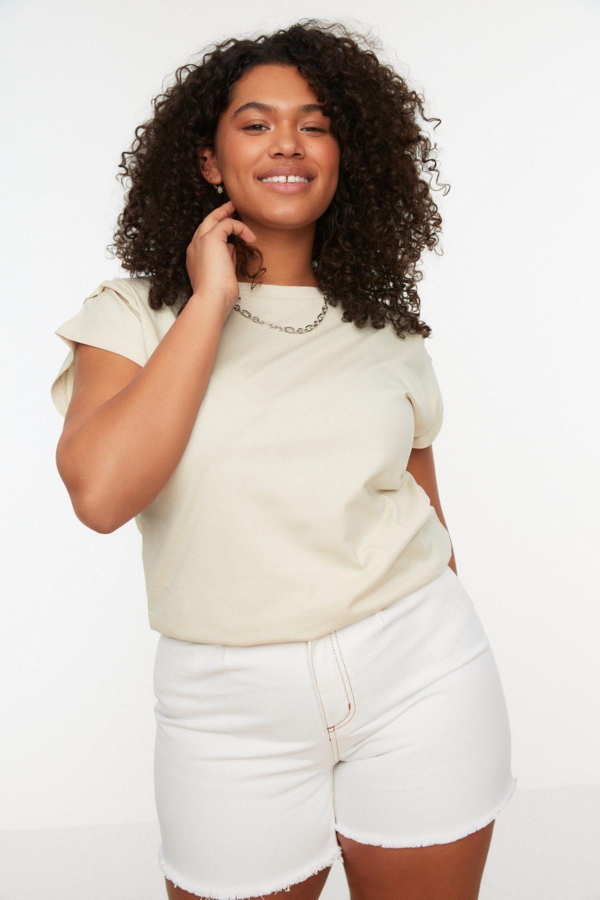 Trendyol - Beige Relaxed Plus Size T-Shirt