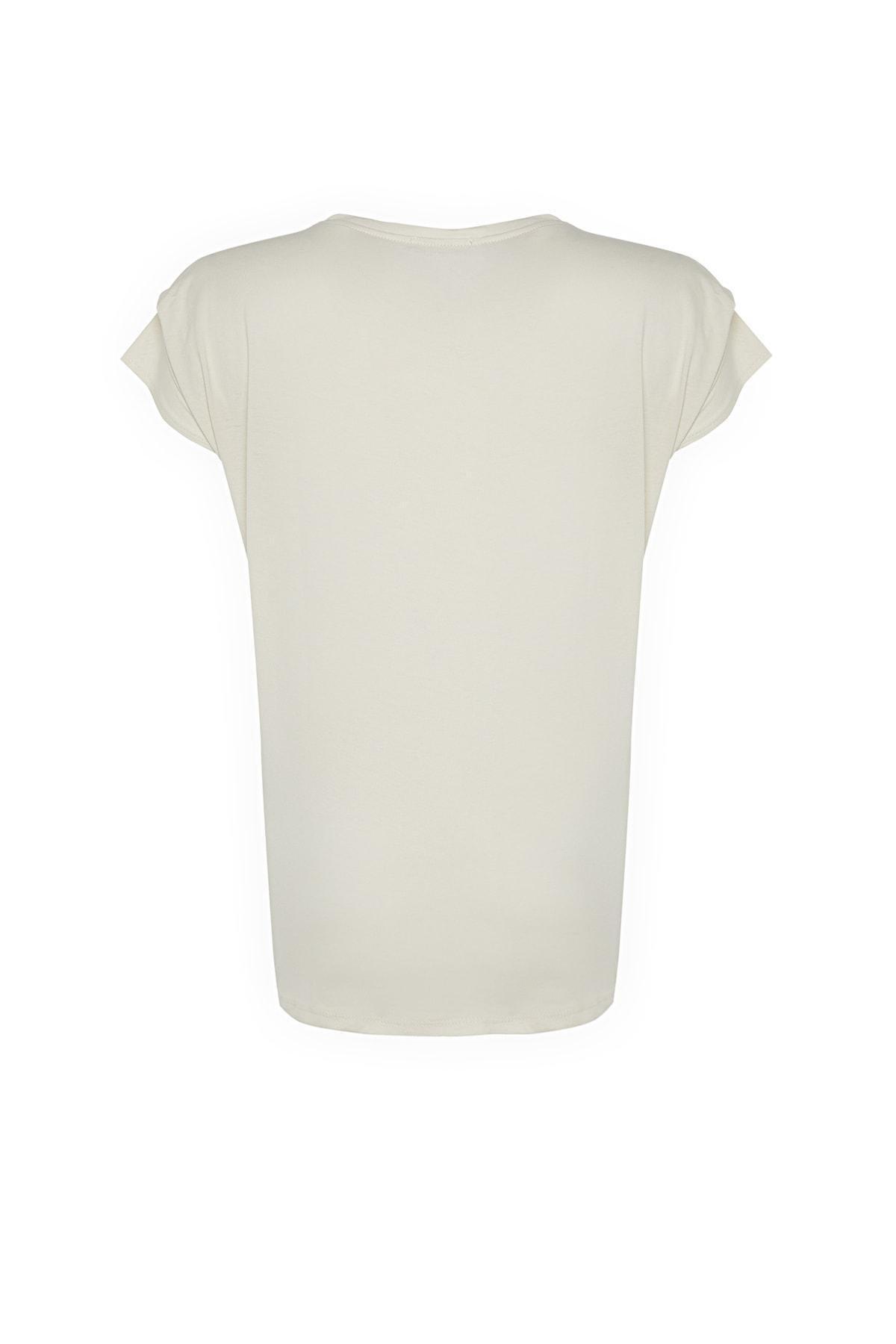 Trendyol - Beige Relaxed Plus Size T-Shirt