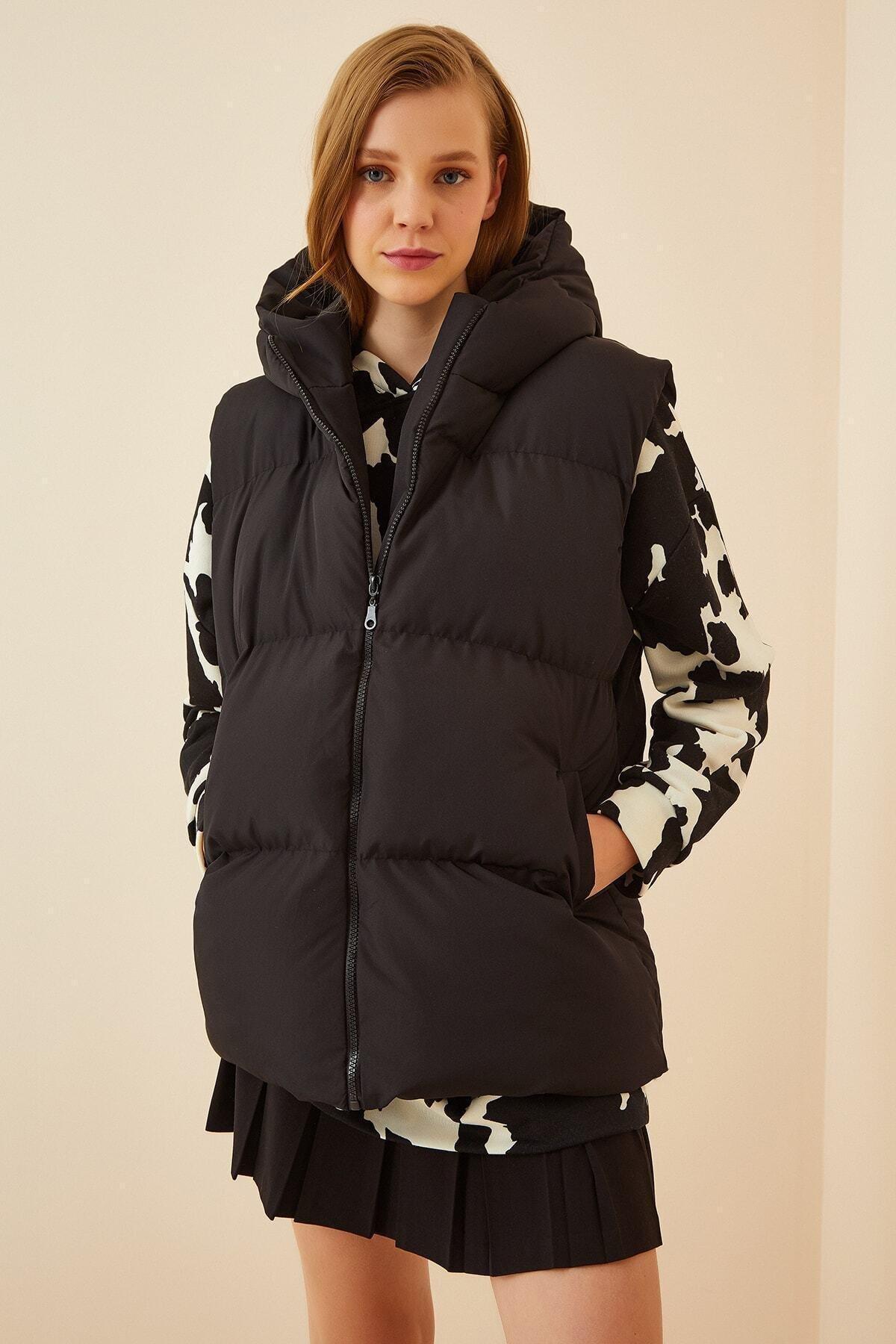 Black Hooded Puffer Vest, , large image number 3