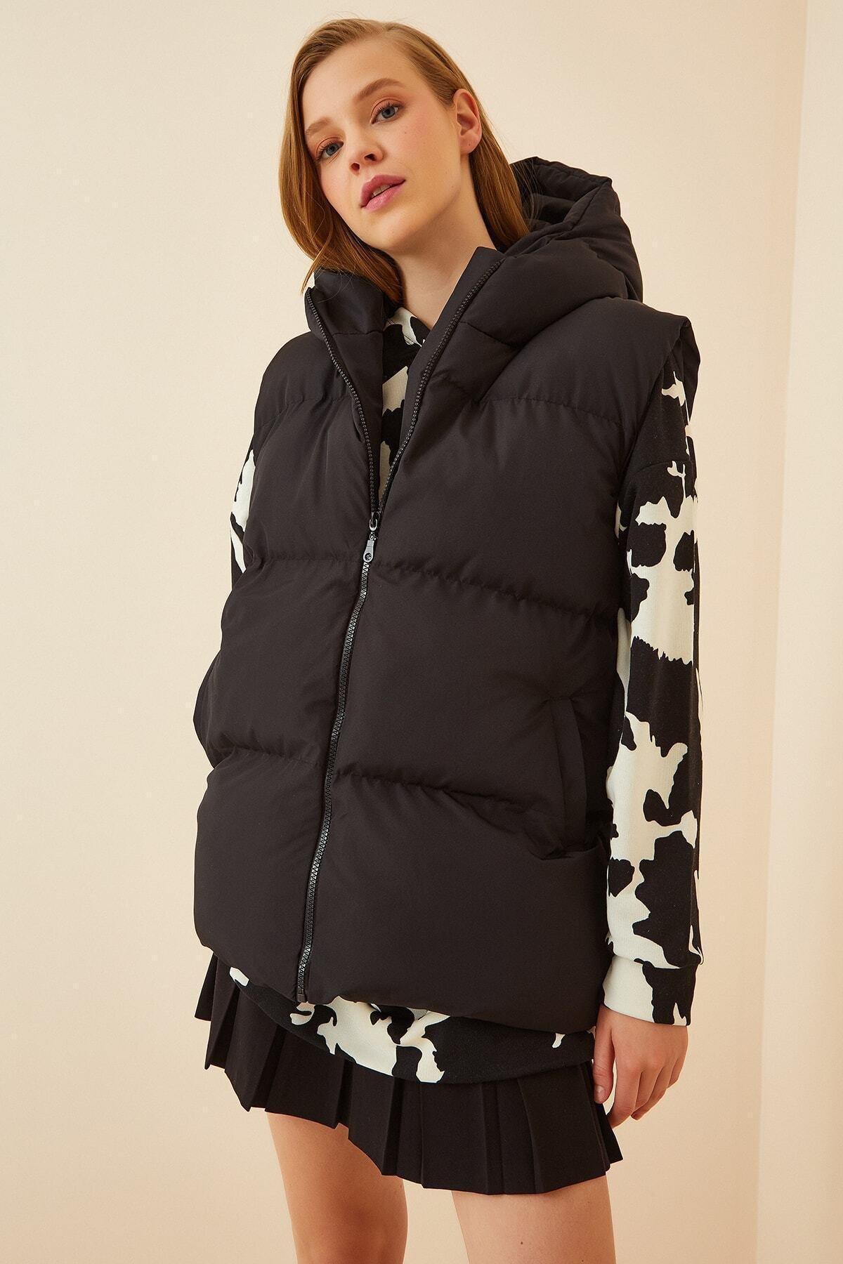 Black Hooded Puffer Vest, , large image number 4