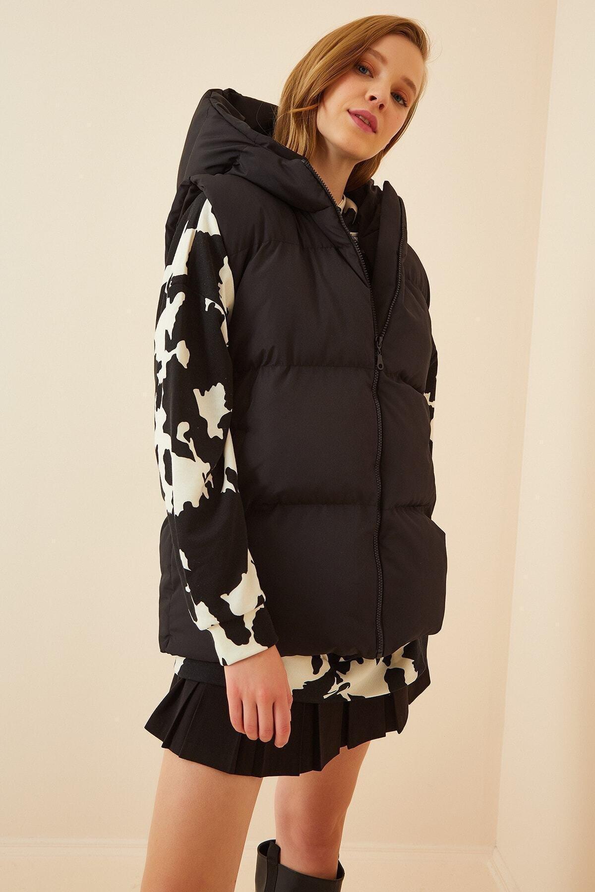 Black Hooded Puffer Vest, , large image number 5