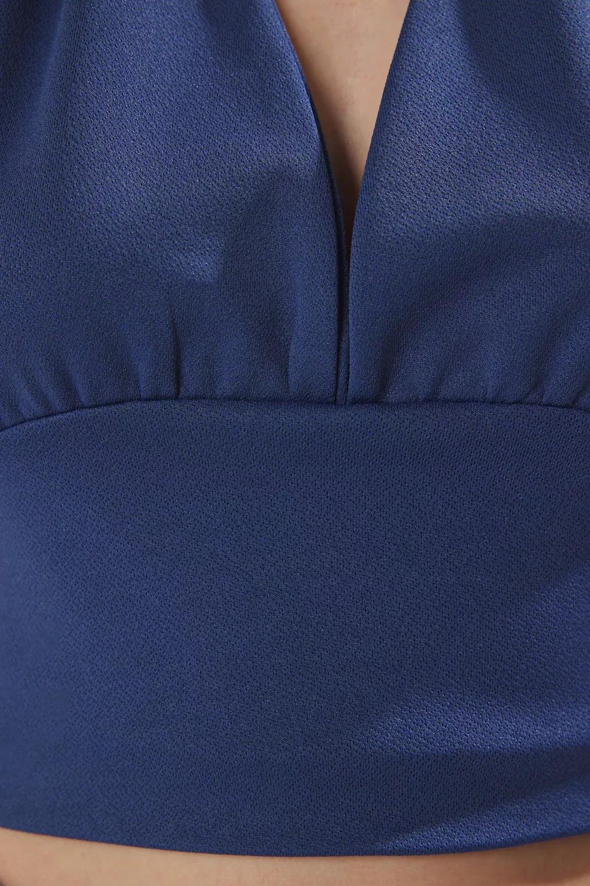 Blue Halter Neck Fitted Crop Knit Blouse, , large image number 2