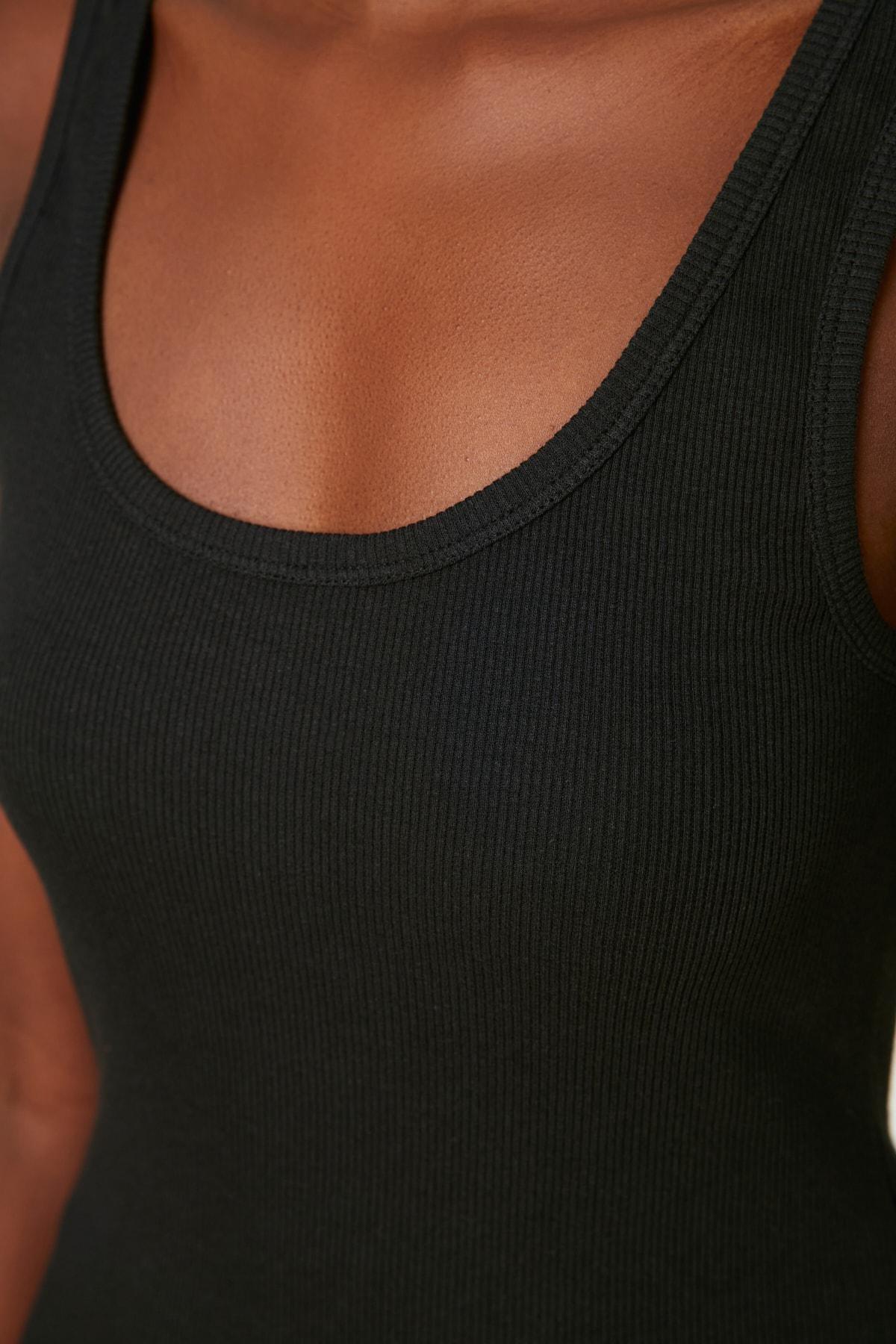 Black Scoop Neck Camisole, , large image number 2