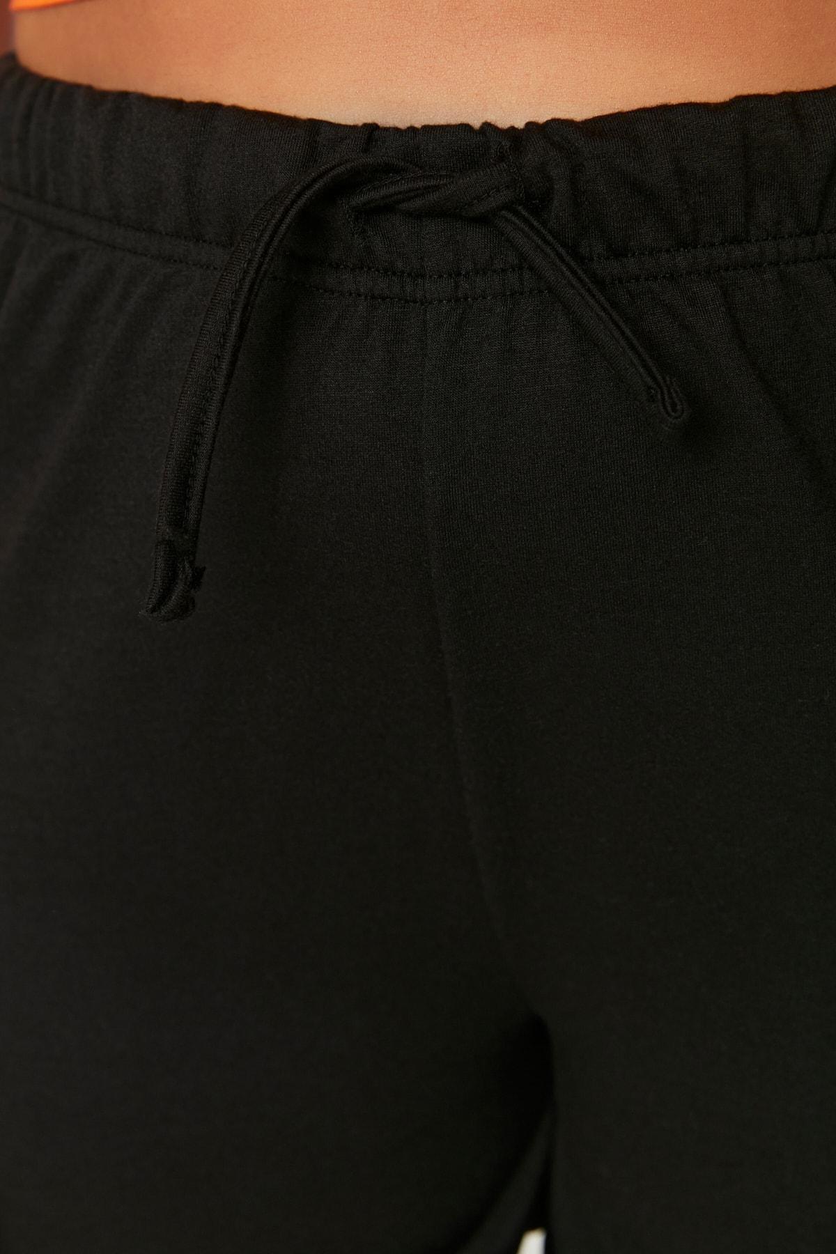 Trendyol - Black Relaxed Plus Size Shorts