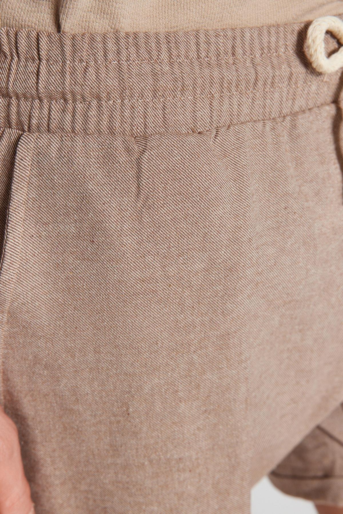 Trendyol - Brown Mid Waist Shorts