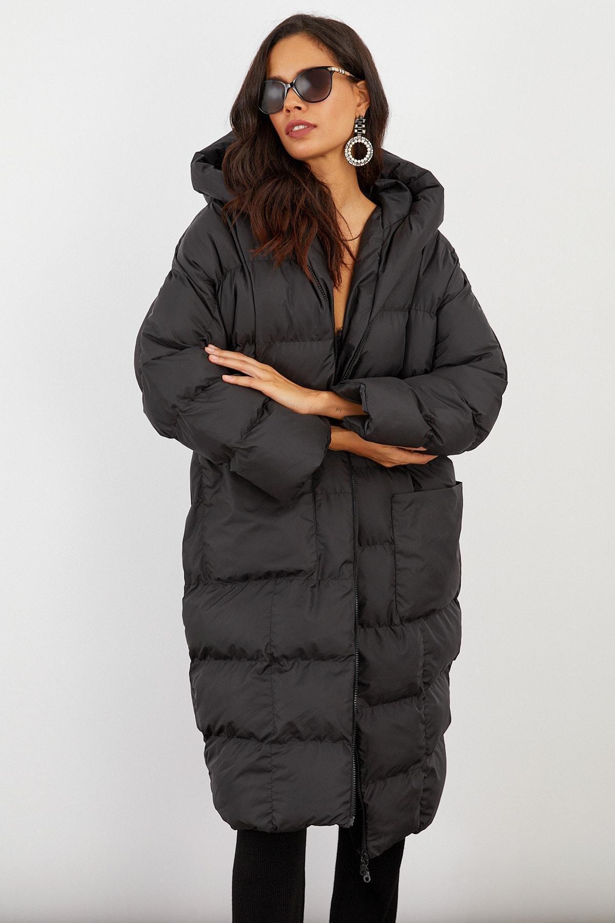 Cool & Sexy - Black Hooded Puffer Jacket