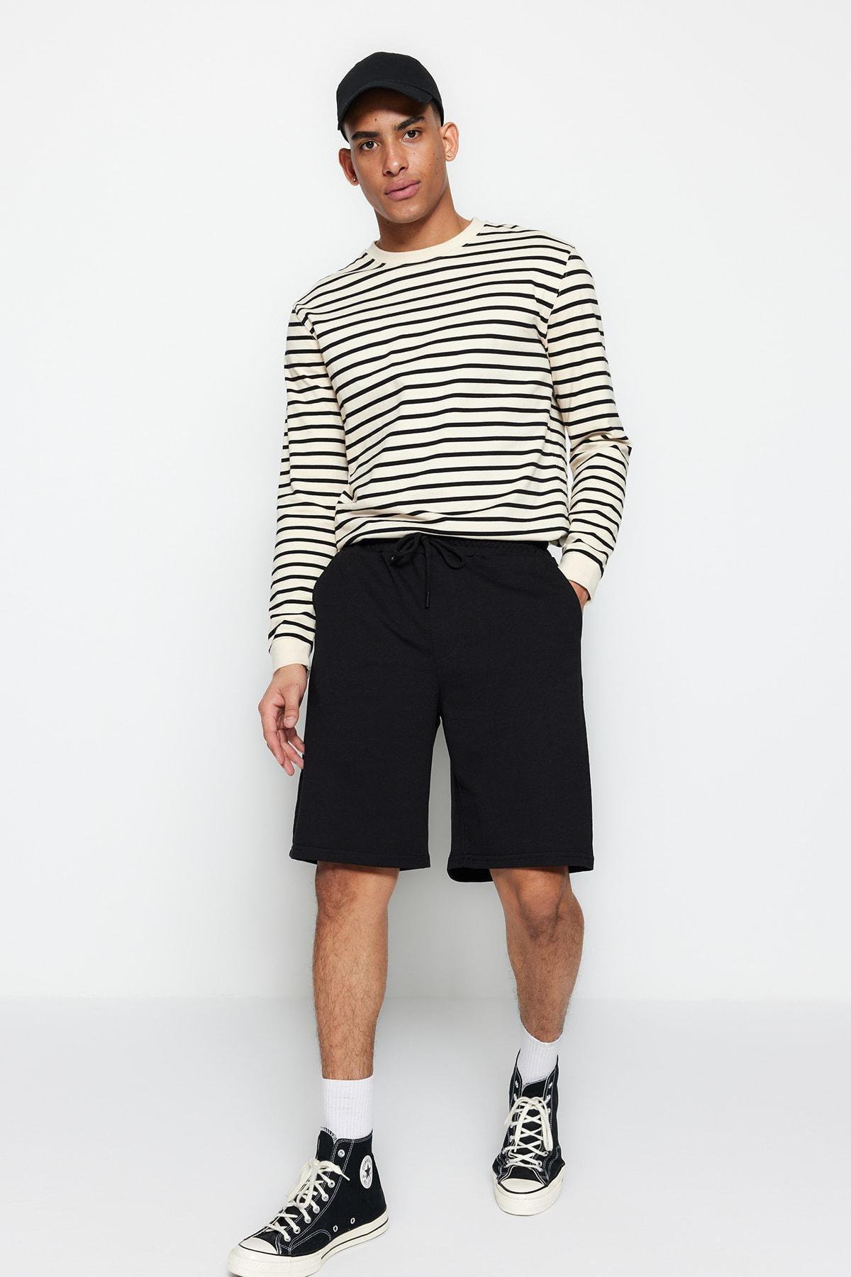 Black Mid Waist Shorts, , large image number 3