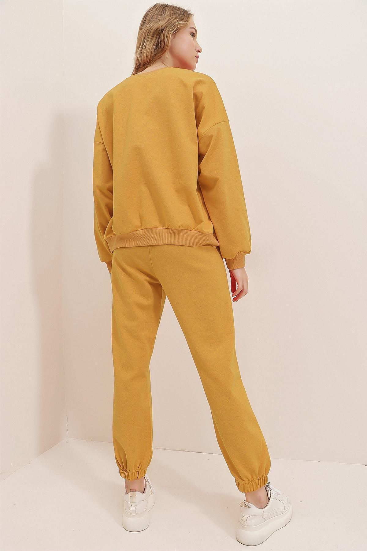 Yellow Crew Neck Sweatsuit, , large image number 2