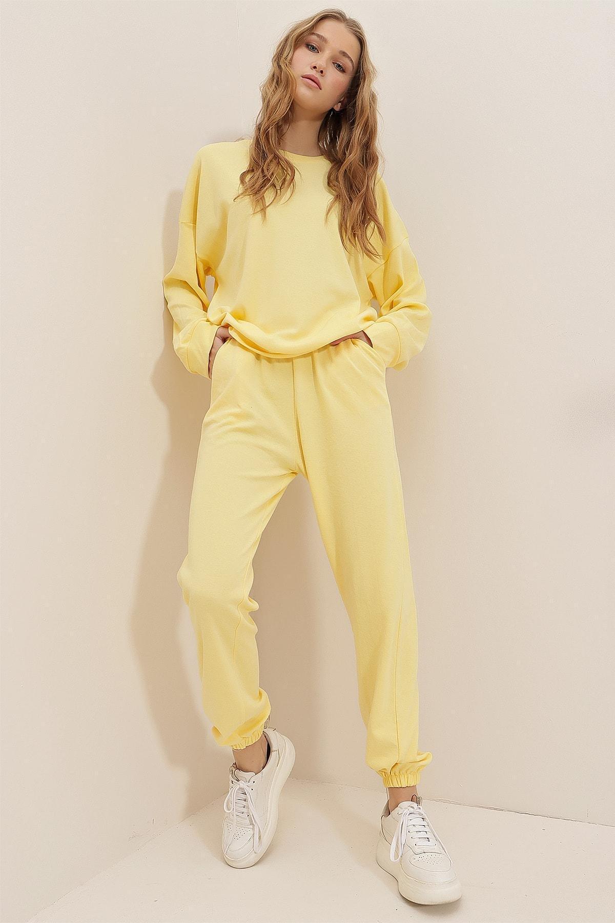 Yellow Crew Neck Sweatsuit, , large image number 5