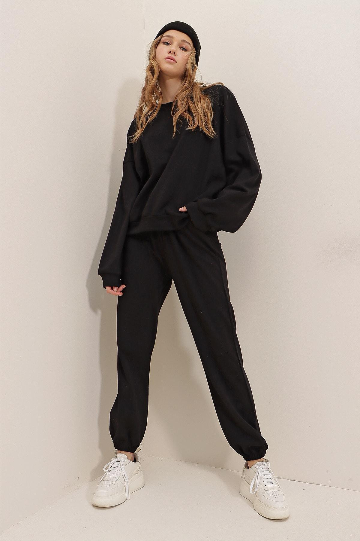 Black Crew Neck Sweatsuit, , large image number 1