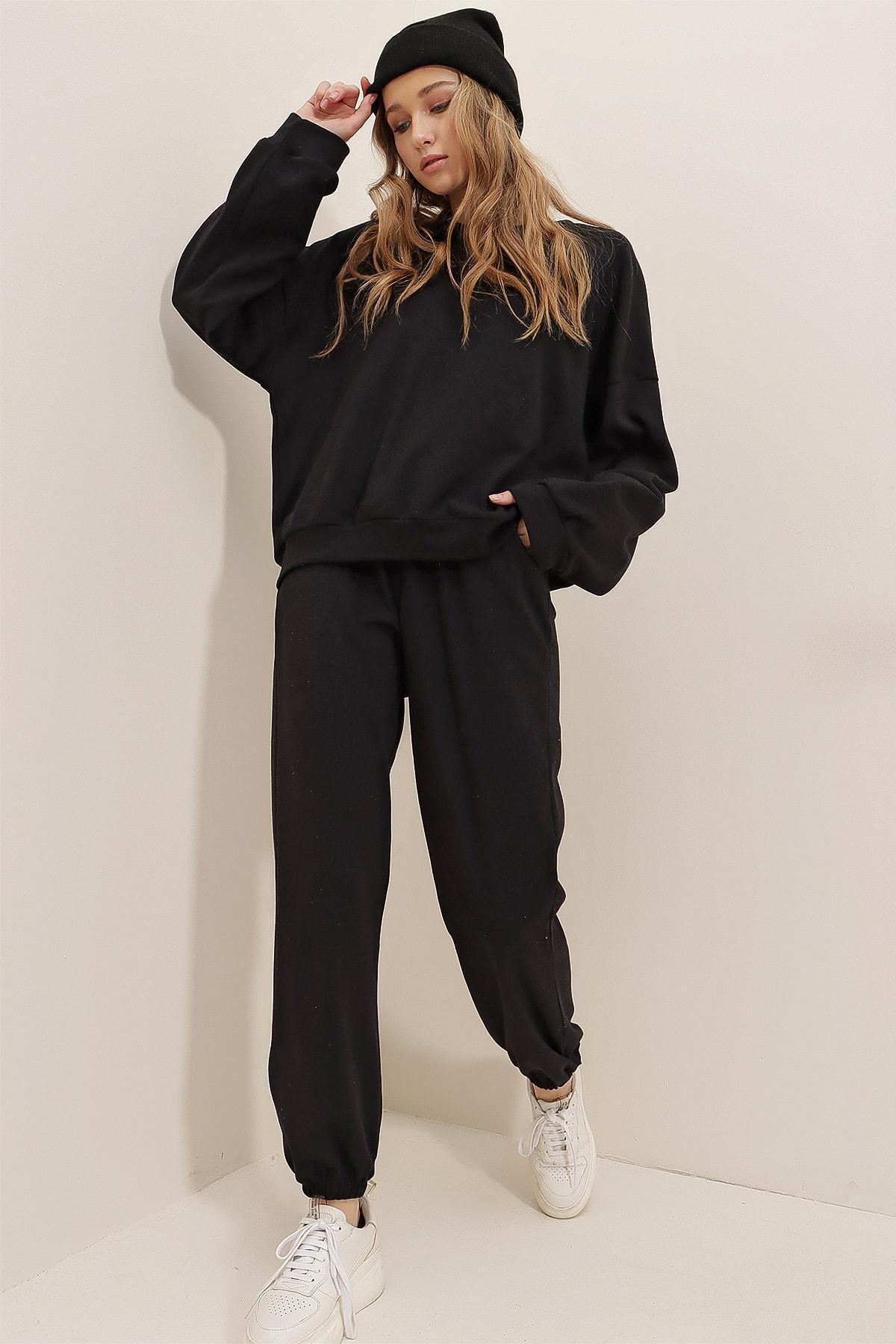 Black Crew Neck Sweatsuit, , large image number 2