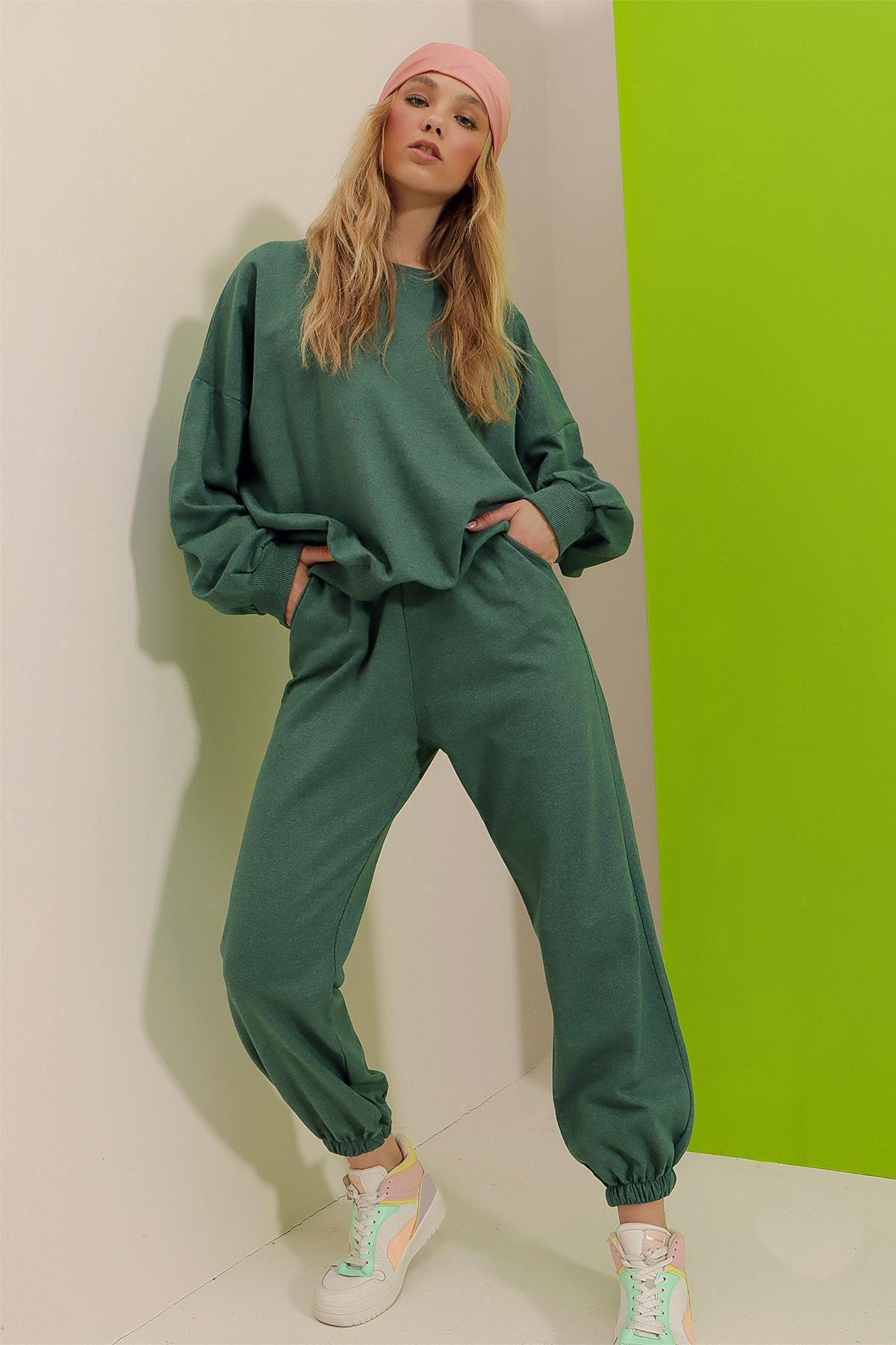 Green Crew Neck Sweatsuit, , large image number 1