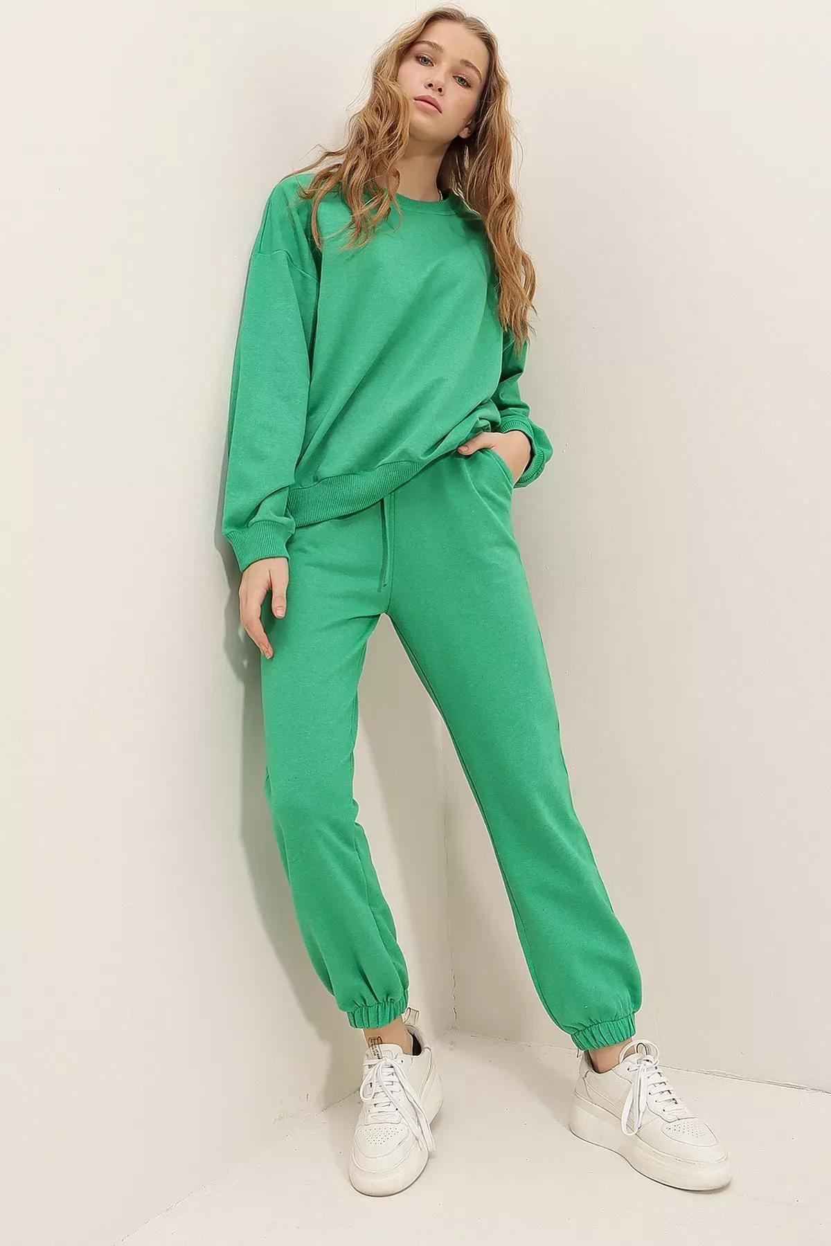 Green Crew Neck Sweatsuit, , large image number 2