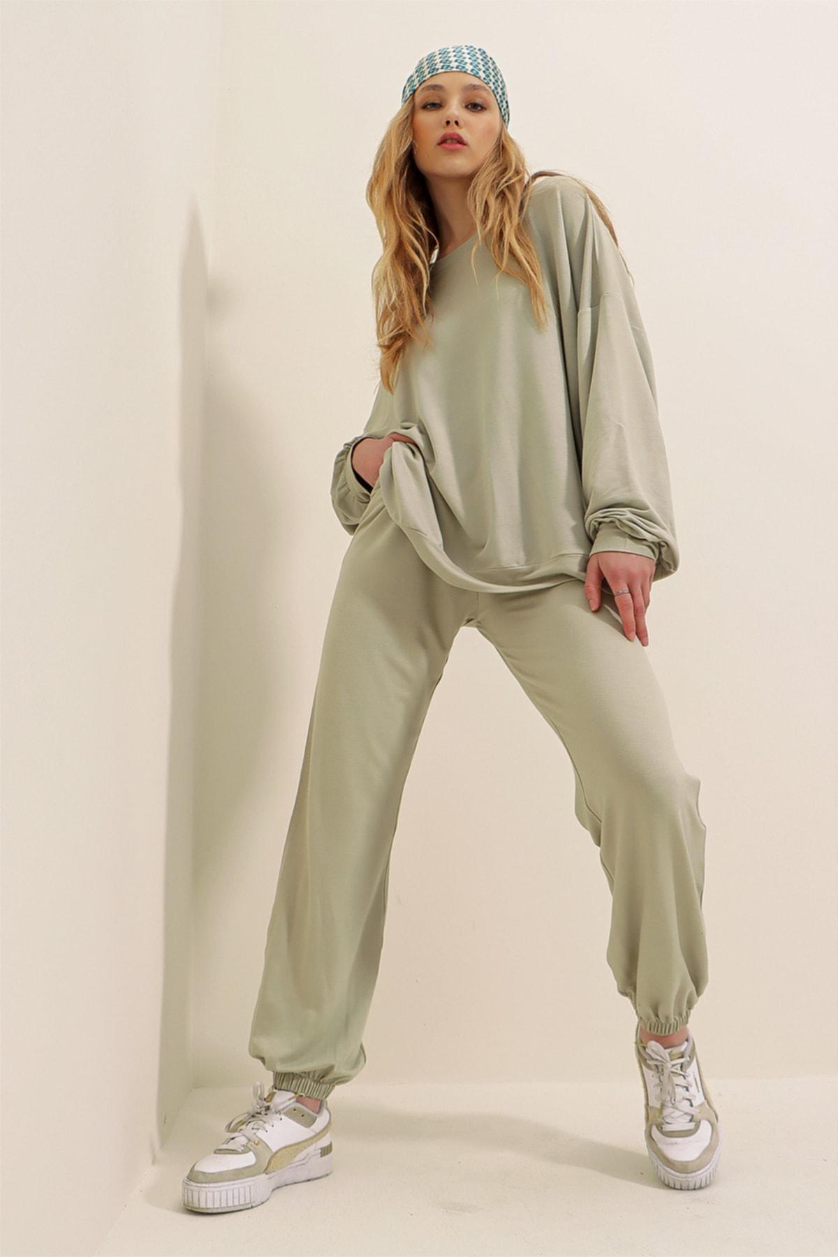 Green Crew Neck Sweatsuit, , large image number 8